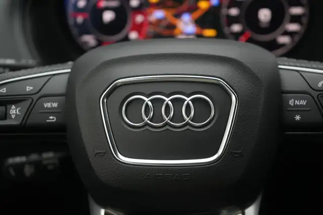 Audi SQ2 view 22
