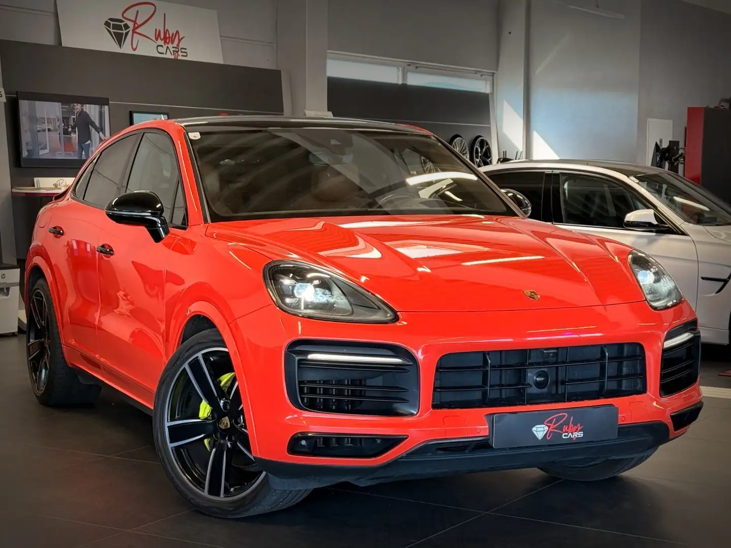 Porsche Cayenne Coupe E-Hybrid Lavaorange PHEV 17,9 kWh Aut. - 1