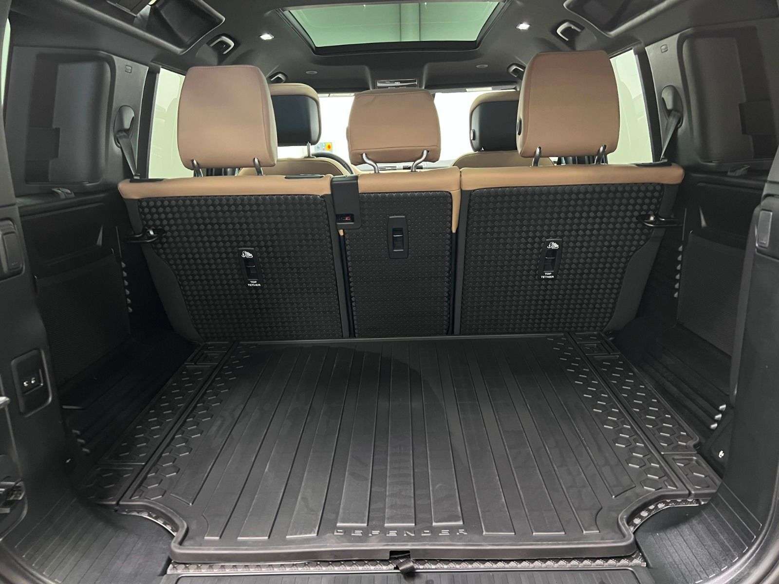 2026 Land Rover Defender 110 P400 X-DYNAMIC SE thumb 15