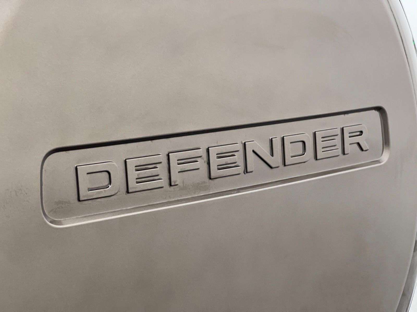 2026 Land Rover Defender 110 P400 X-DYNAMIC SE thumb 11