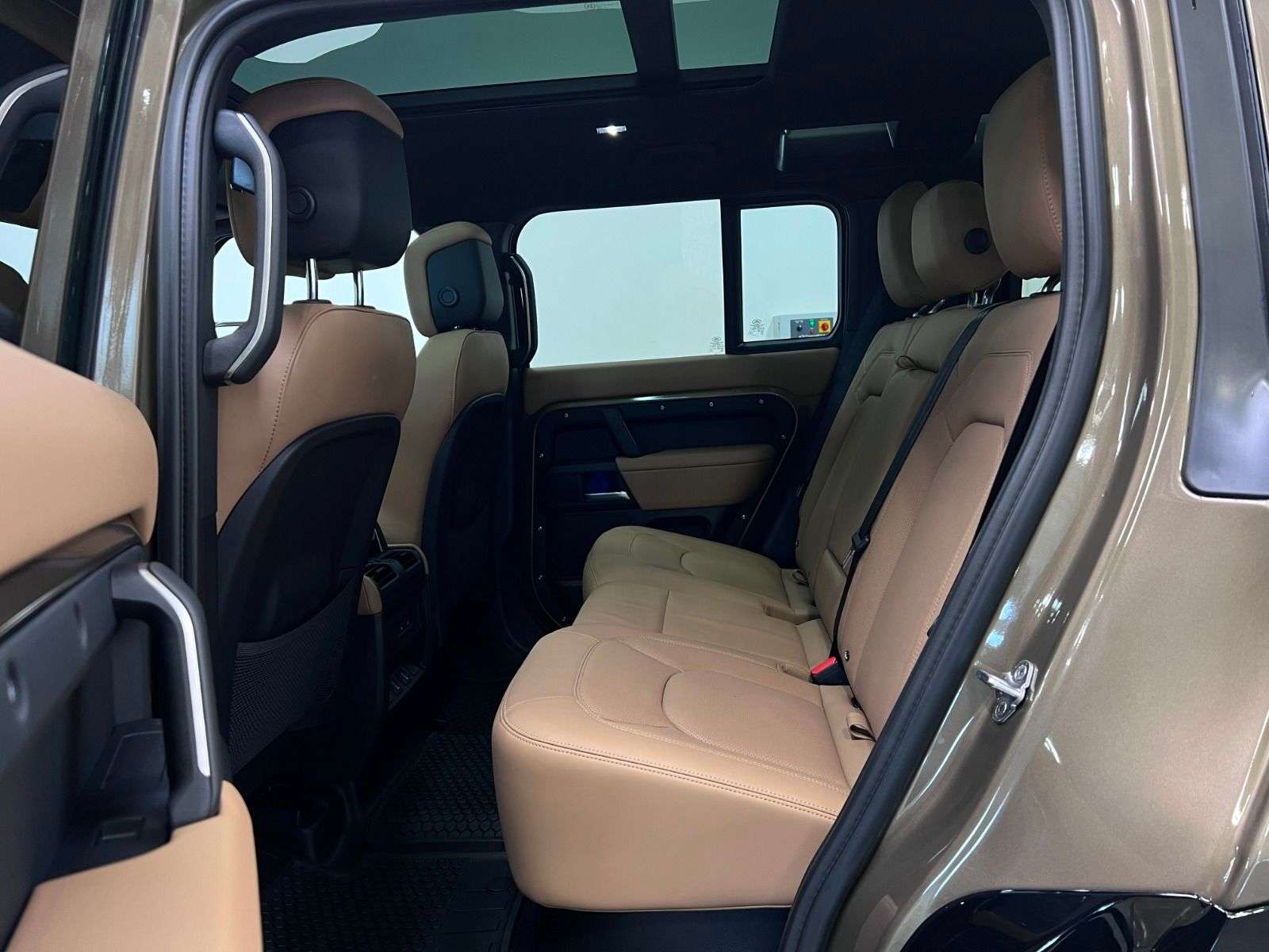 2026 Land Rover Defender 110 P400 X-DYNAMIC SE thumb 26