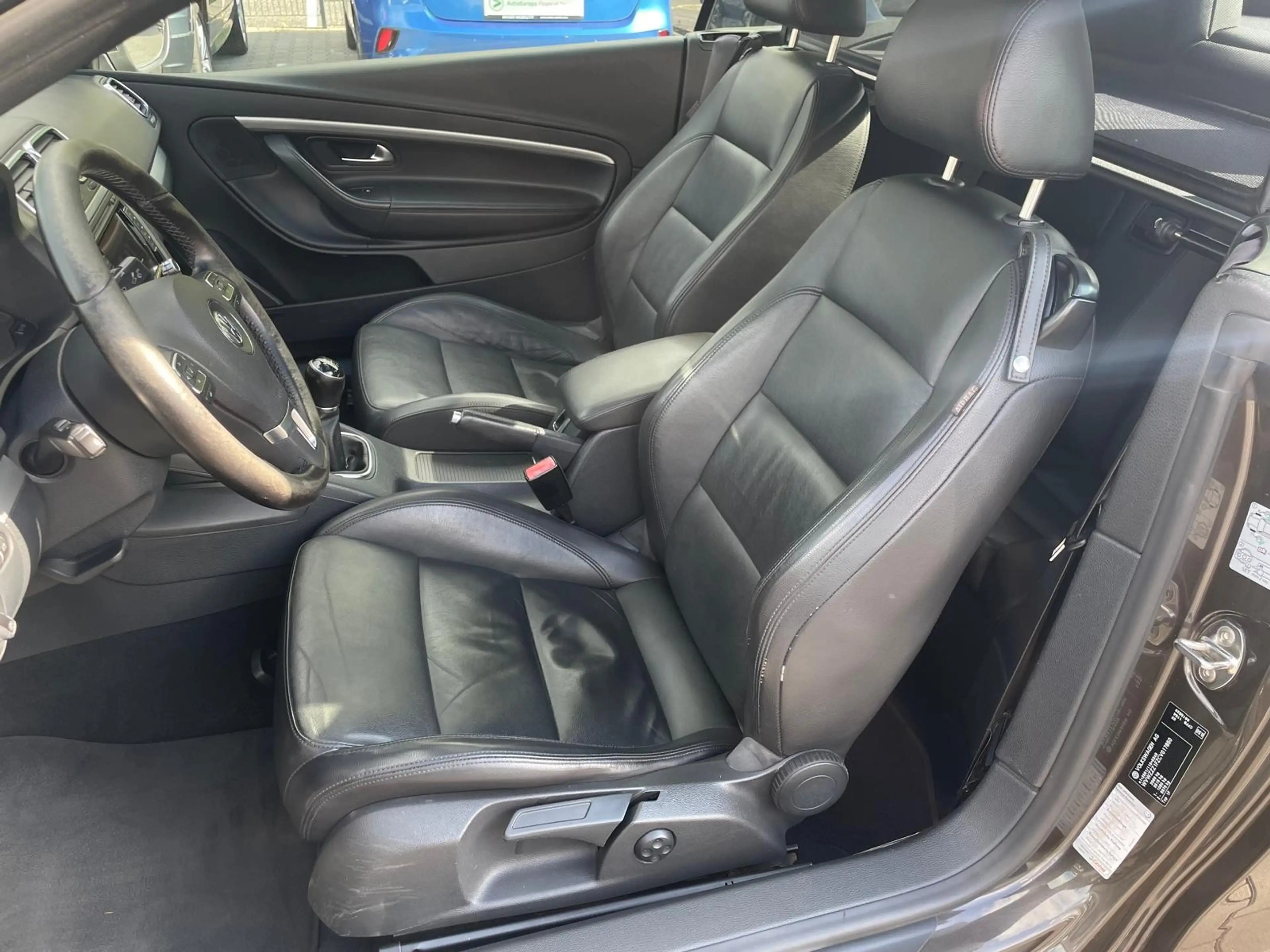 Volkswagen Eos Sport & Style 2.0 TDI PANO+LEDER+XENON+SHZ — photo 10