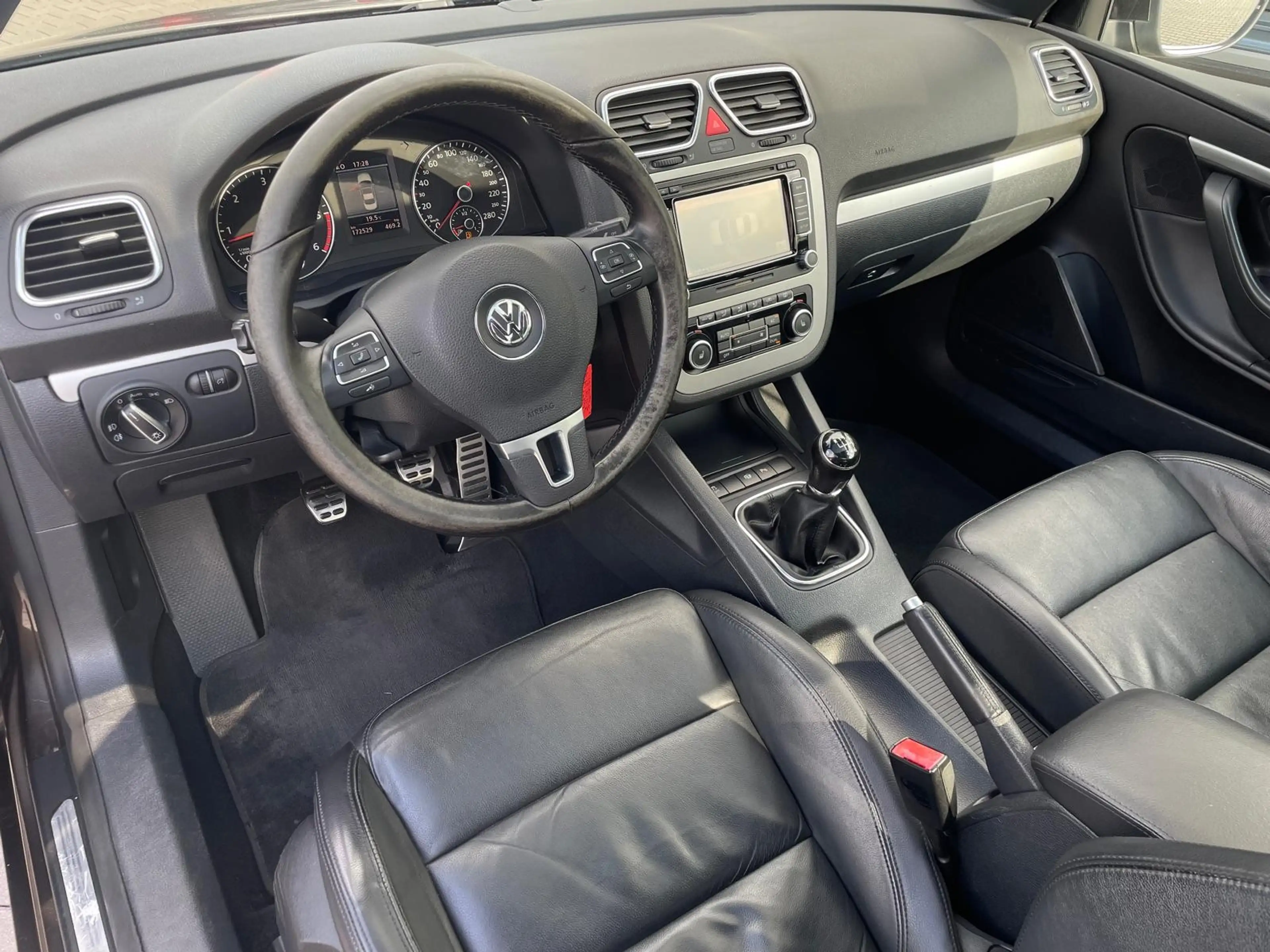 Volkswagen Eos Sport & Style 2.0 TDI PANO+LEDER+XENON+SHZ — photo 11