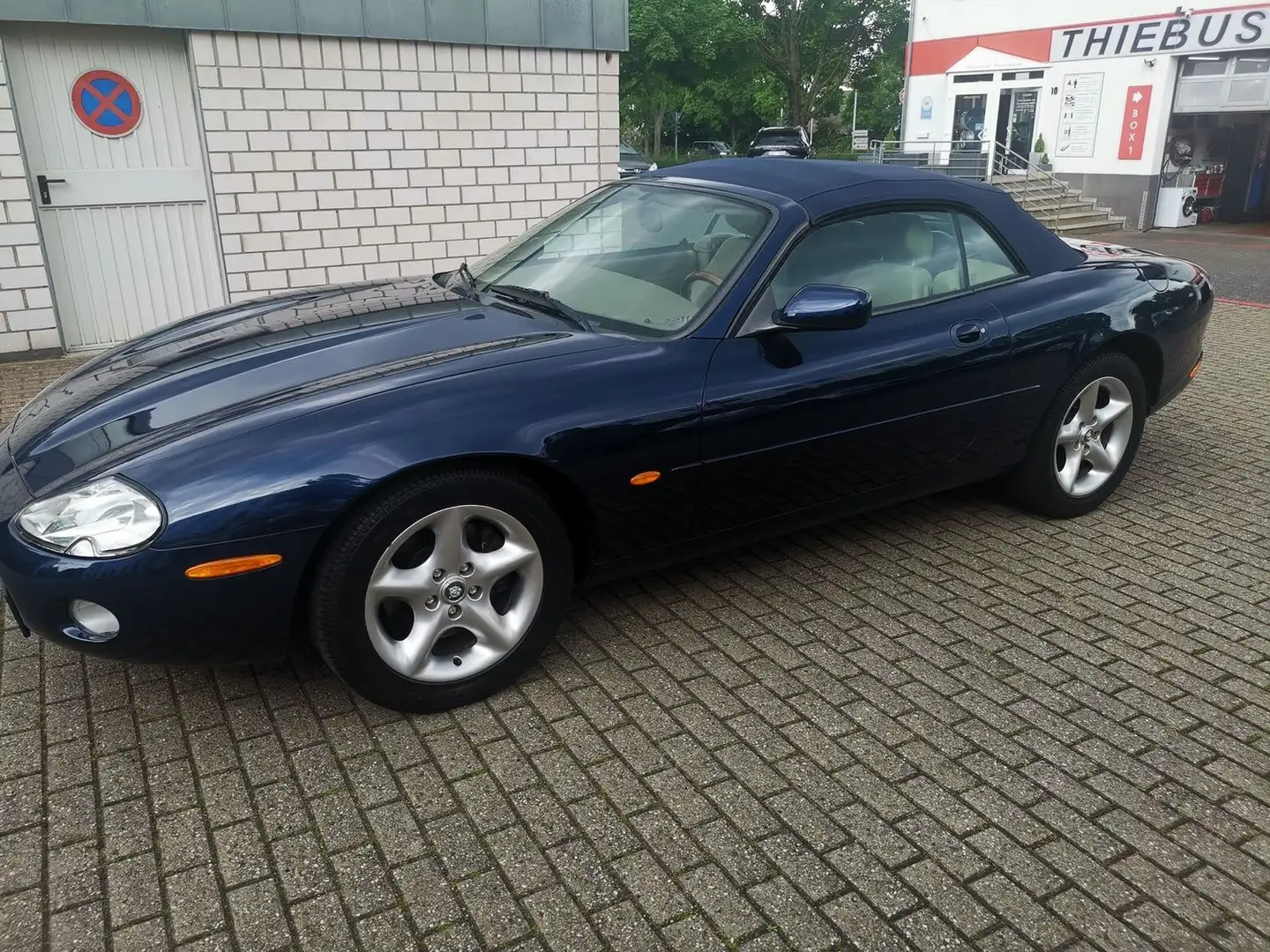 Jaguar XK8 Cabriolet Bleu - 2