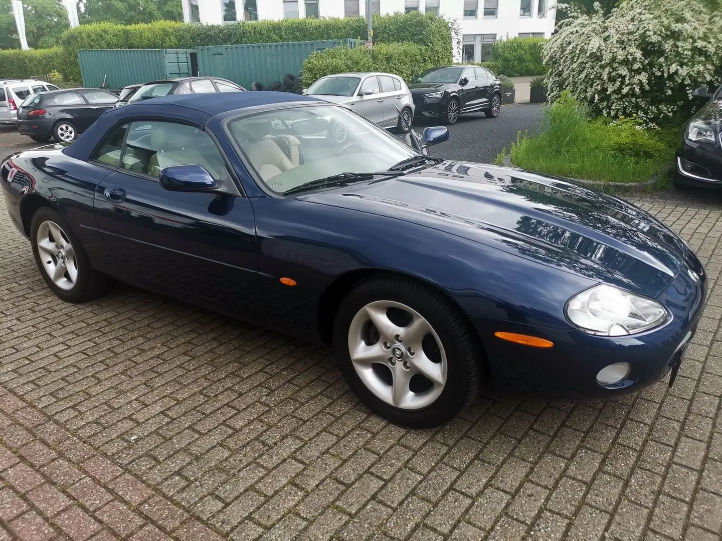 Jaguar XK8 Cabriolet Bleu - 1