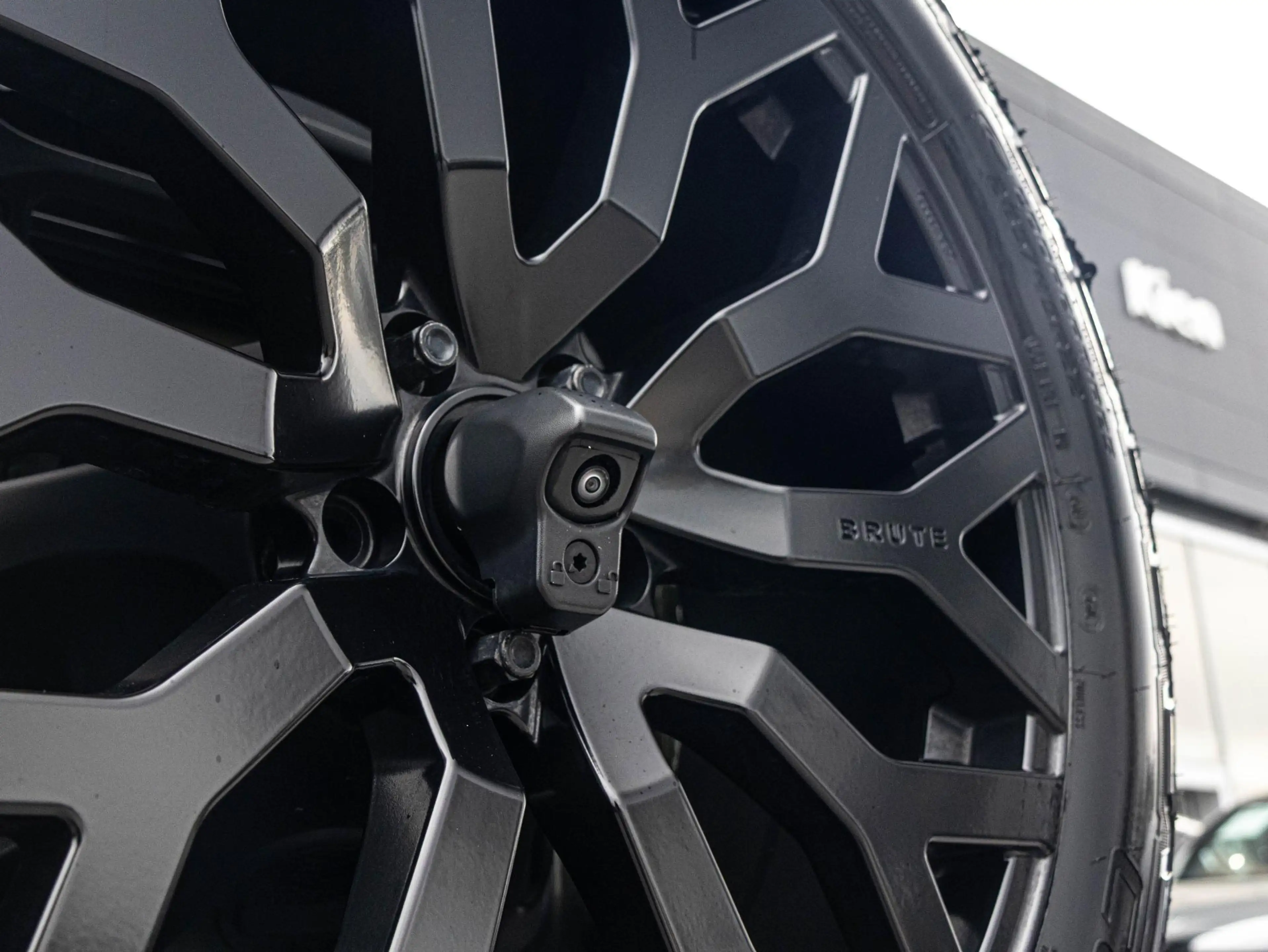 Jeep Wrangler Unlimited 4xe 380 Brute | To Tone | All season | A — photo 36