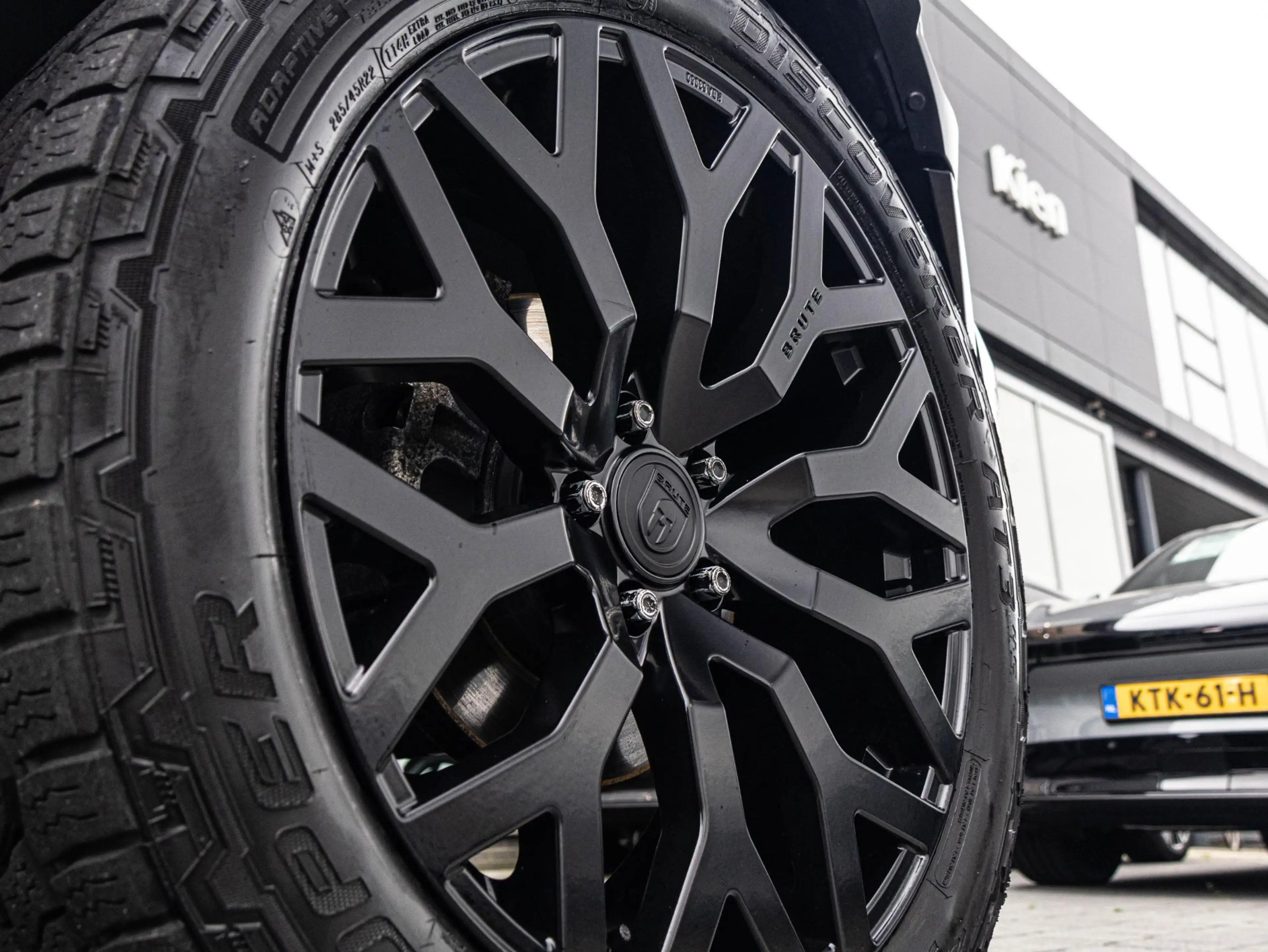 Jeep Wrangler Unlimited 4xe 380 Brute | To Tone | All season | A — photo 6
