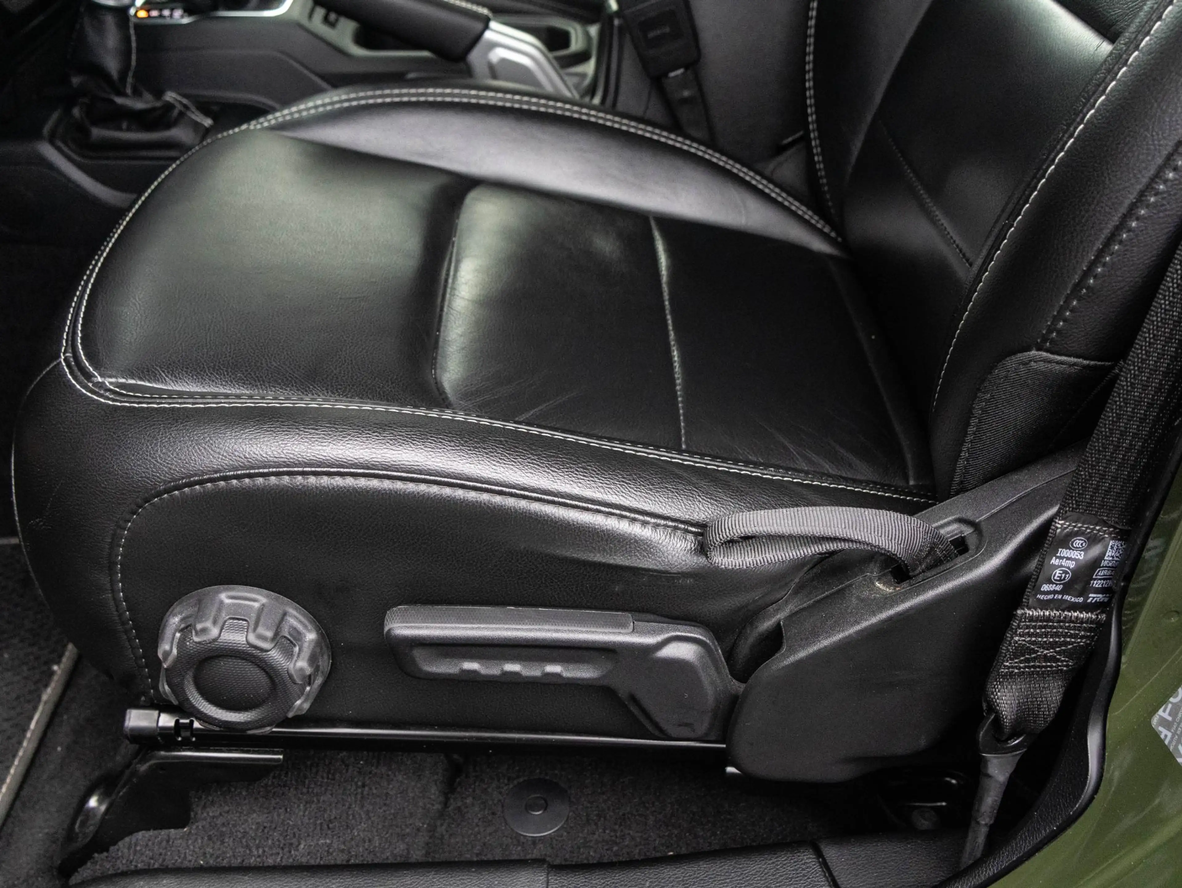 Jeep Wrangler Unlimited 4xe 380 Brute | To Tone | All season | A — photo 25
