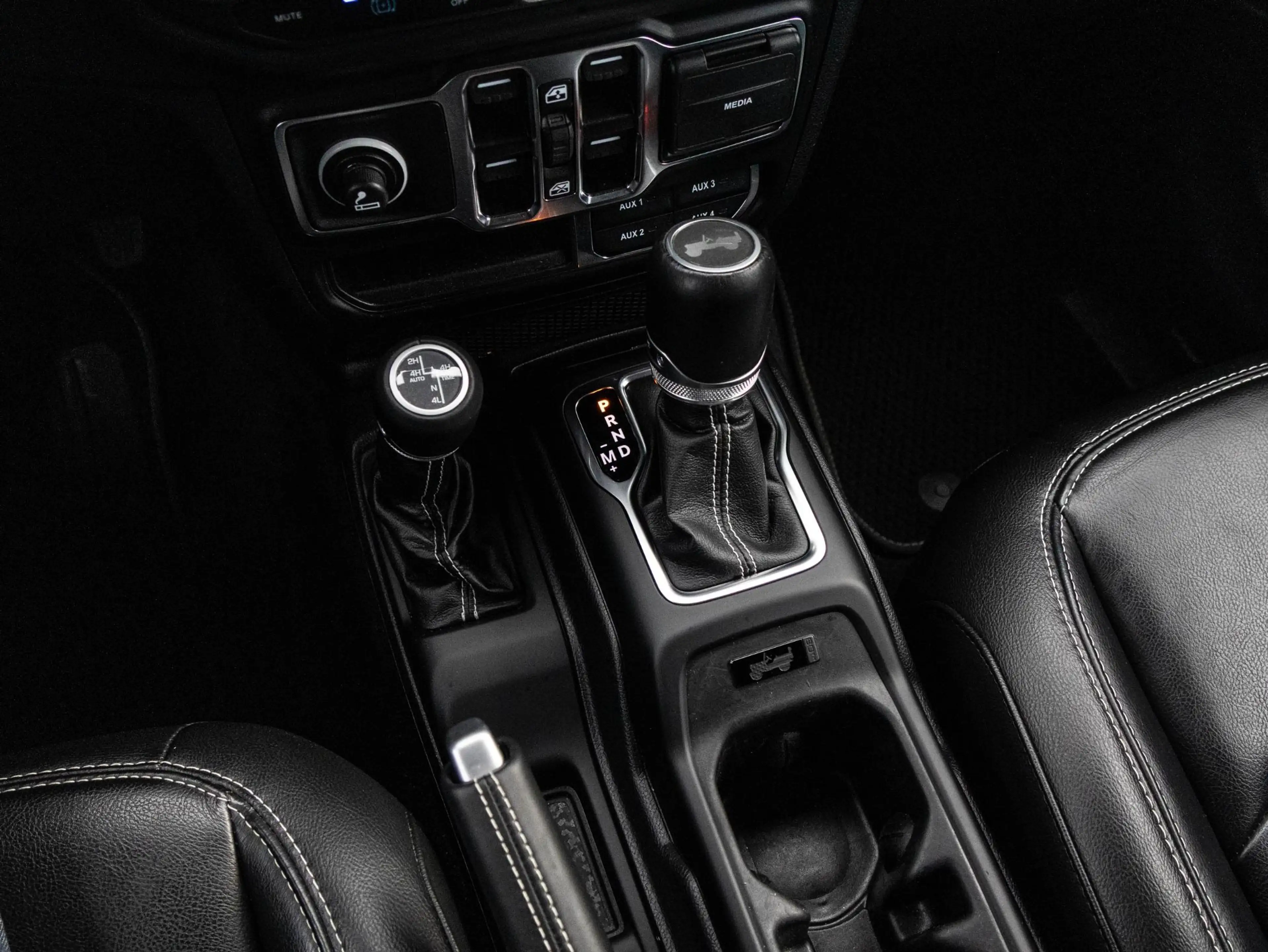 Jeep Wrangler Unlimited 4xe 380 Brute | To Tone | All season | A — photo 29