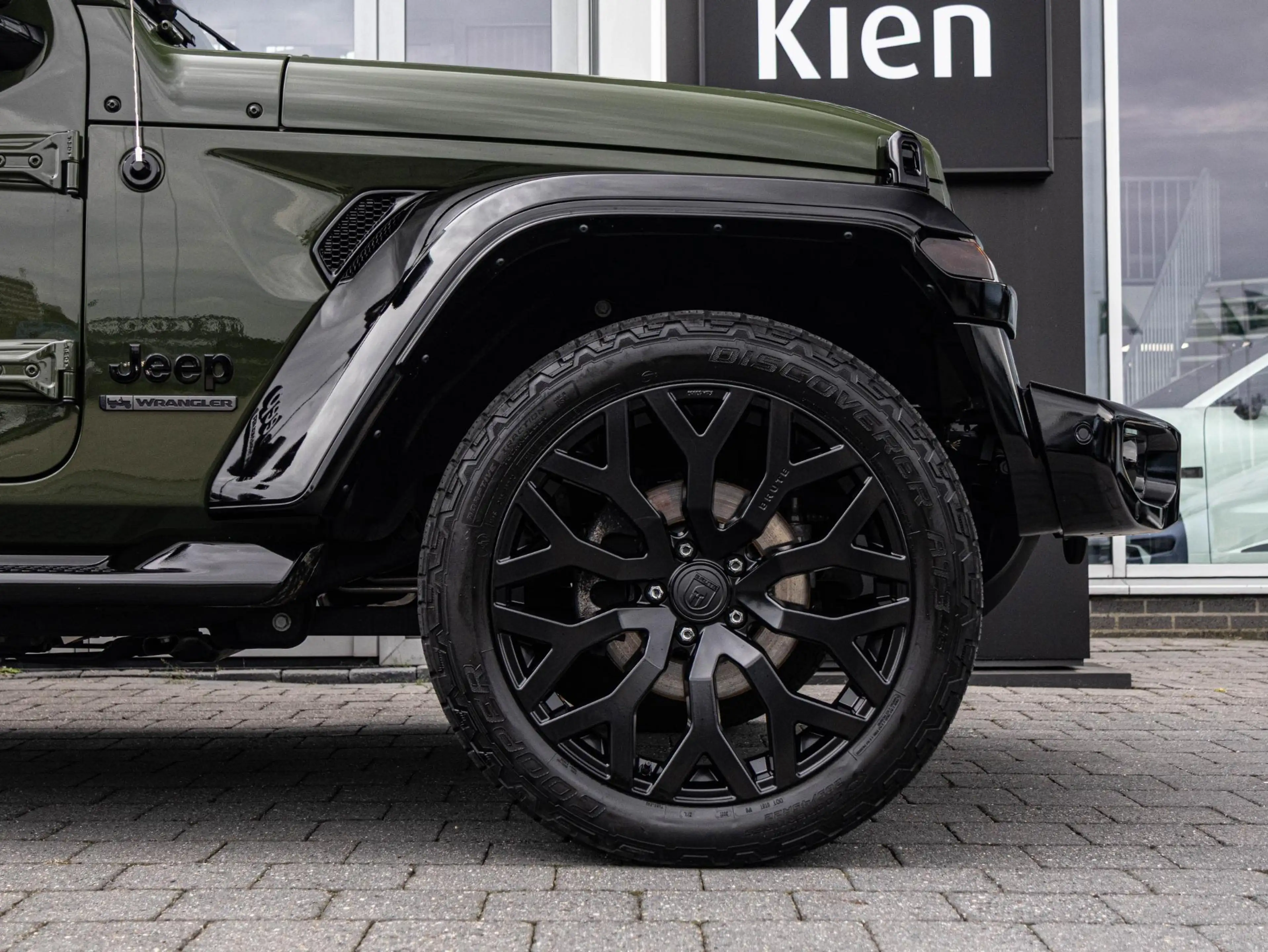 Jeep Wrangler Unlimited 4xe 380 Brute | To Tone | All season | A — photo 5