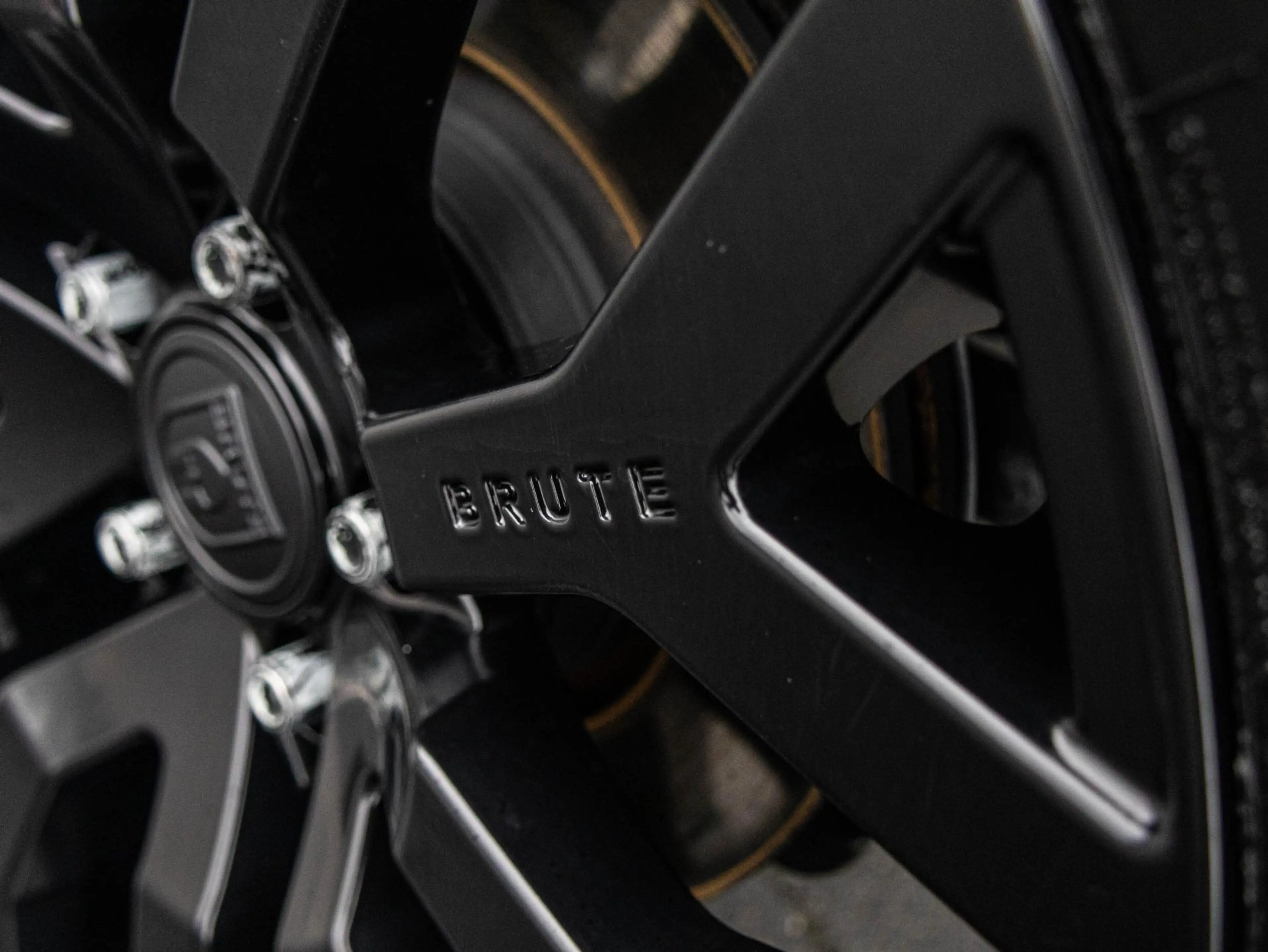 Jeep Wrangler Unlimited 4xe 380 Brute | To Tone | All season | A — photo 34
