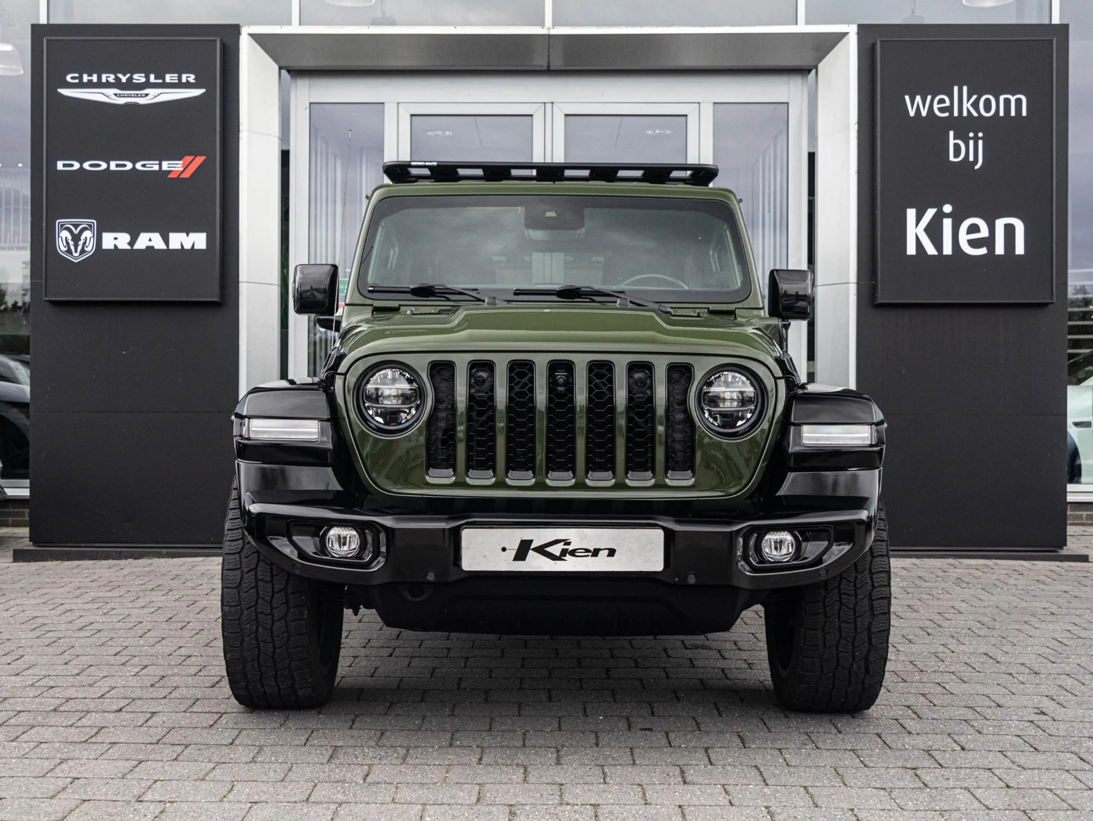 Jeep Wrangler Unlimited 4xe 380 Brute | To Tone | All season | A — photo 17