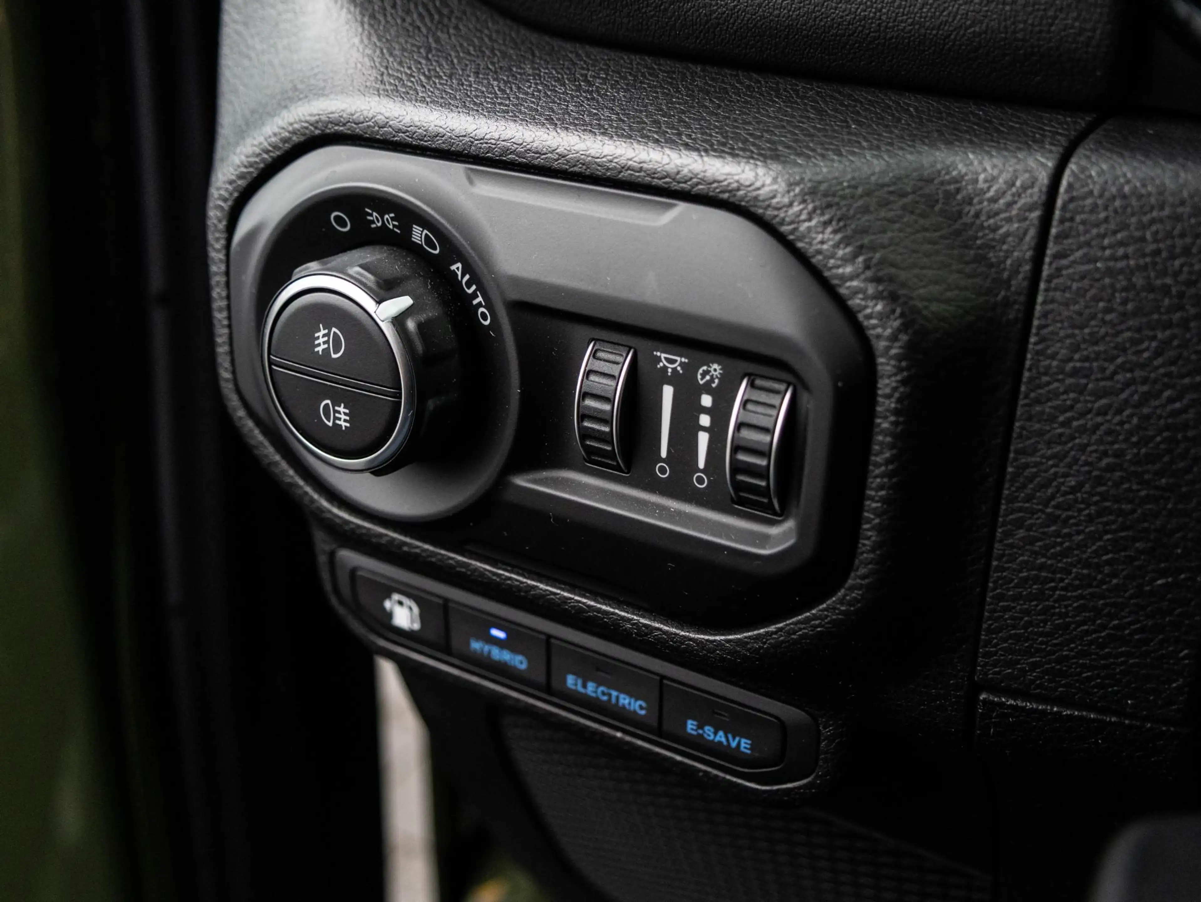 Jeep Wrangler Unlimited 4xe 380 Brute | To Tone | All season | A — photo 38