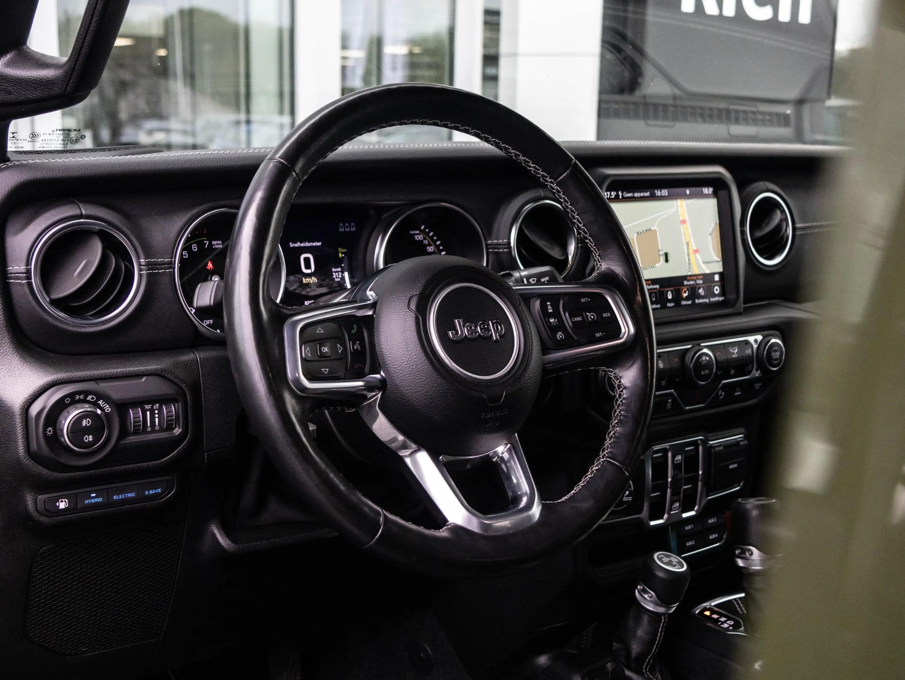 Jeep Wrangler Unlimited 4xe 380 Brute | To Tone | All season | A — photo 7