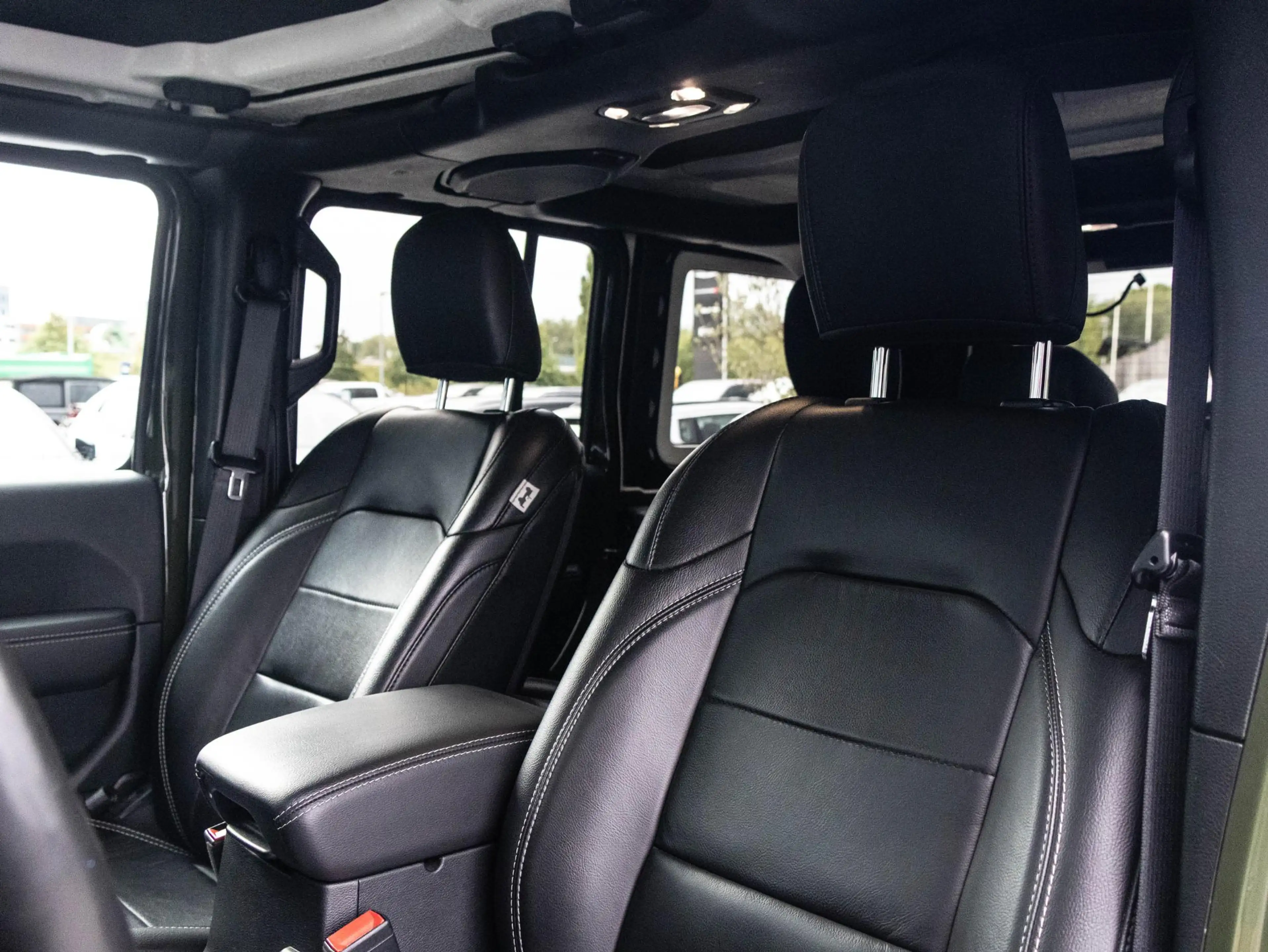 Jeep Wrangler Unlimited 4xe 380 Brute | To Tone | All season | A — photo 8