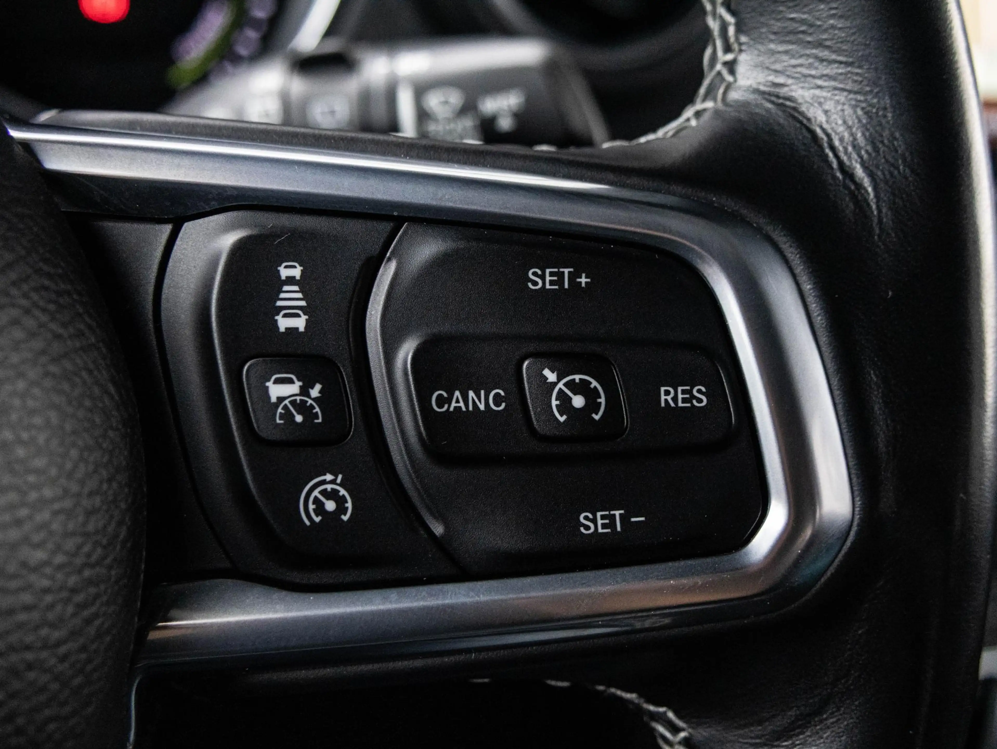 Jeep Wrangler Unlimited 4xe 380 Brute | To Tone | All season | A — photo 15