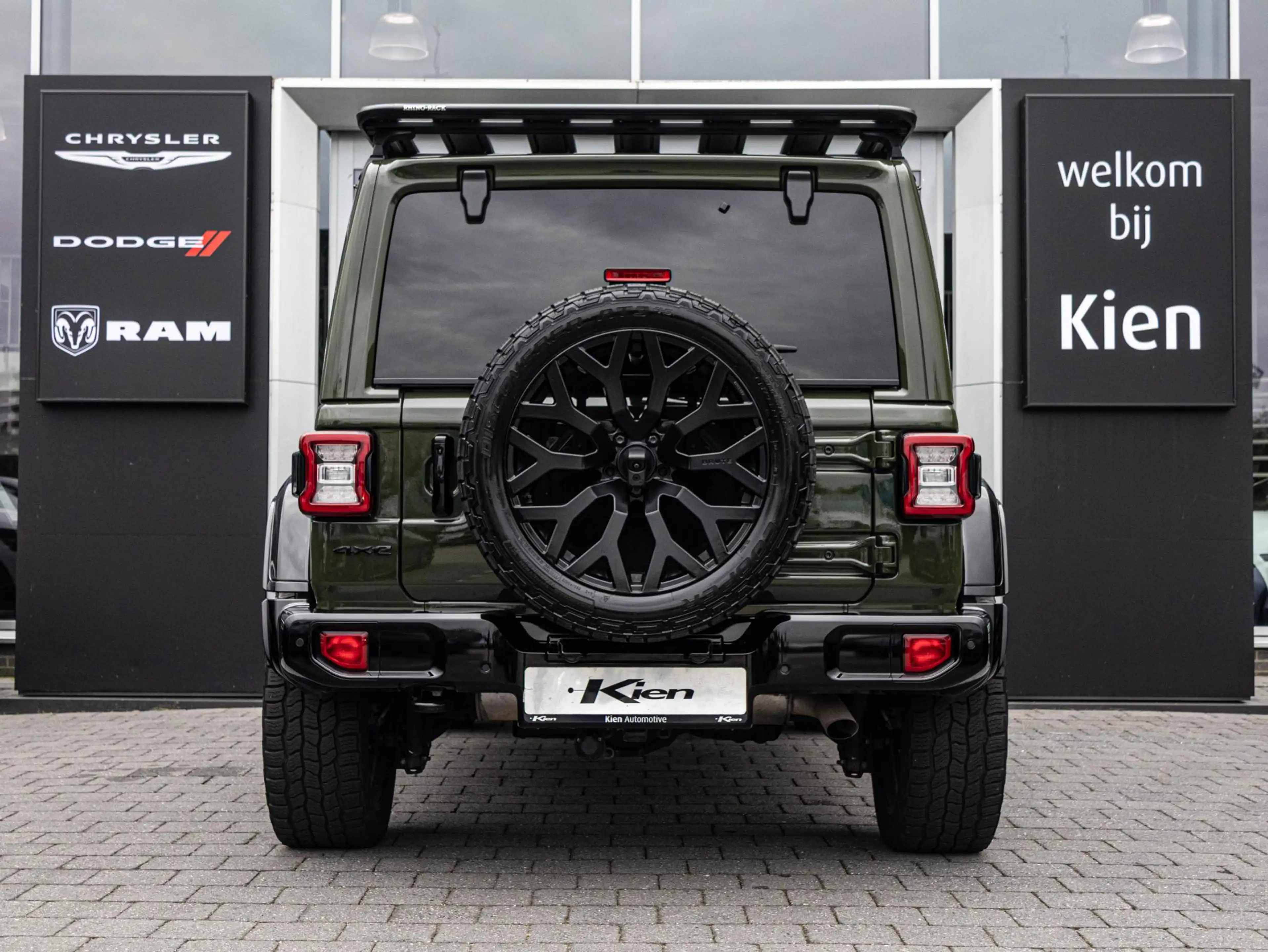 Jeep Wrangler Unlimited 4xe 380 Brute | To Tone | All season | A — photo 20