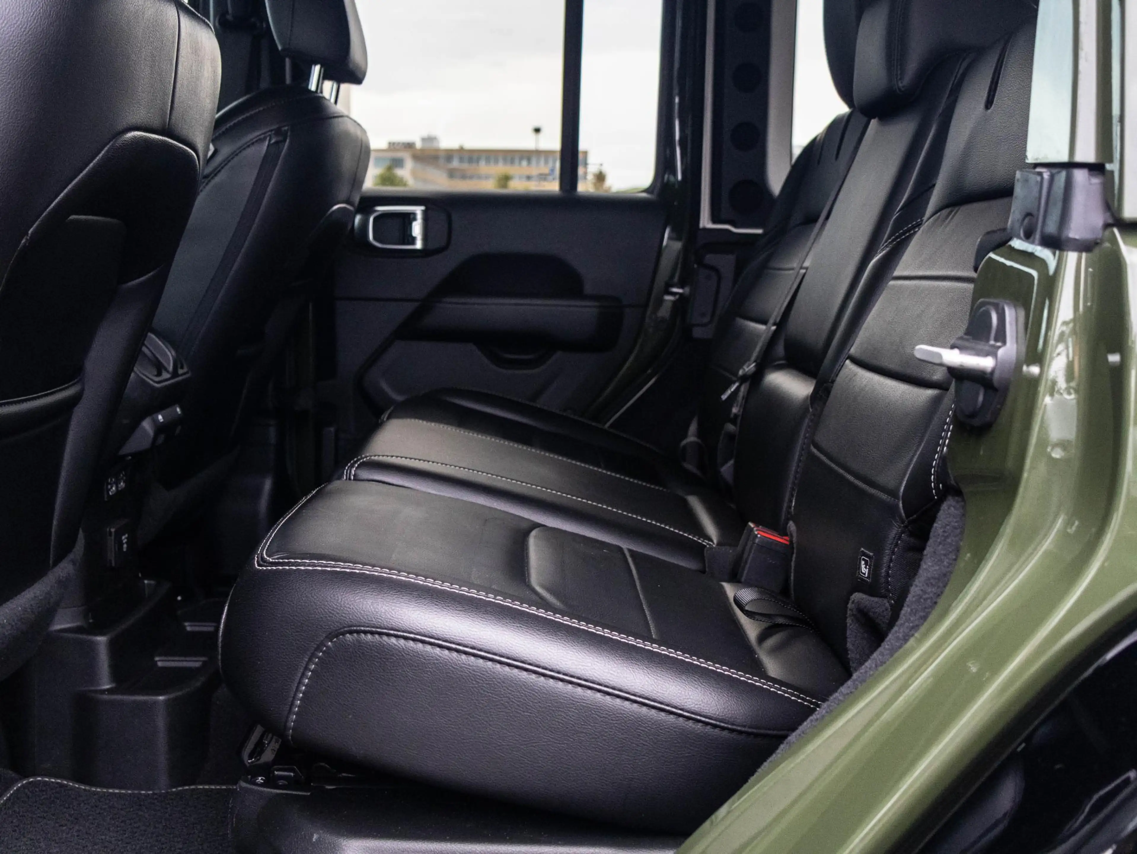 Jeep Wrangler Unlimited 4xe 380 Brute | To Tone | All season | A — photo 9