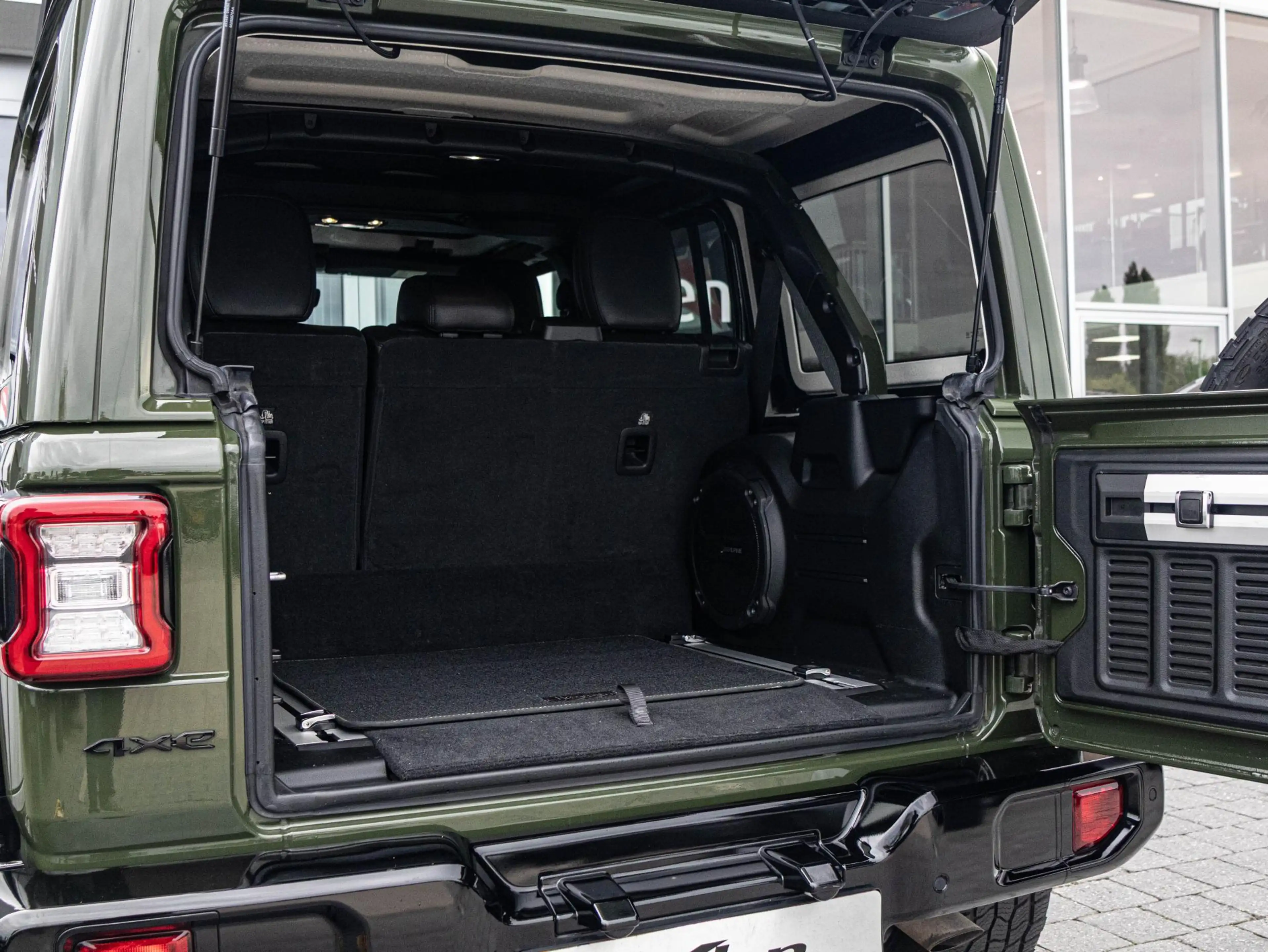 Jeep Wrangler Unlimited 4xe 380 Brute | To Tone | All season | A — photo 22