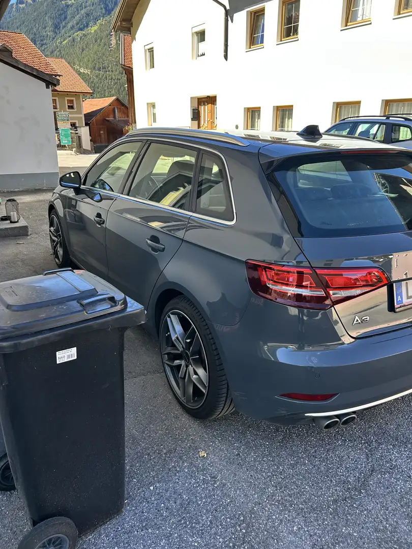 Audi A3 Sportback - 1