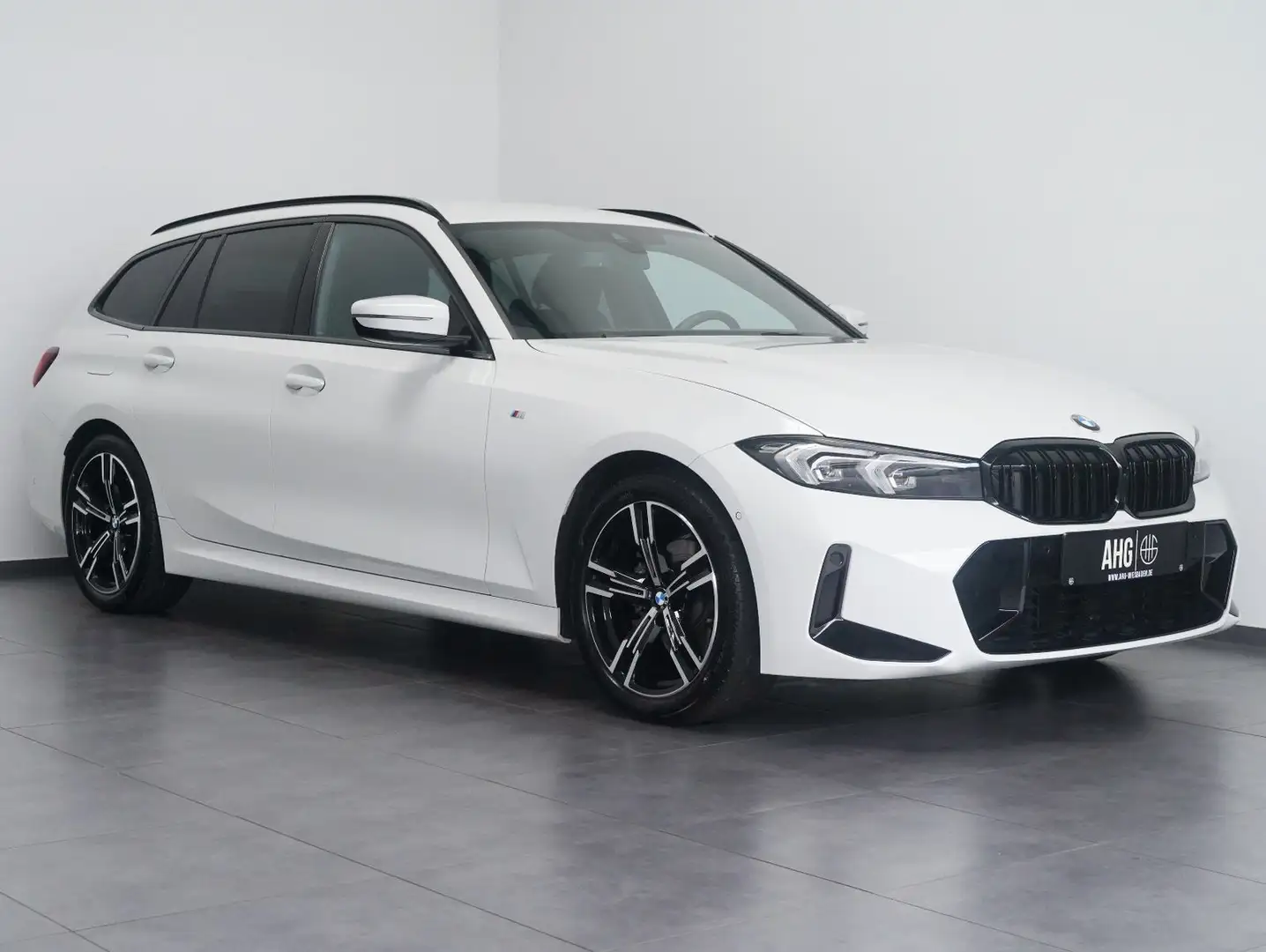 BMW 318 i Touring M Sport LCI/CURVED/LED/AHK Weiß - 2