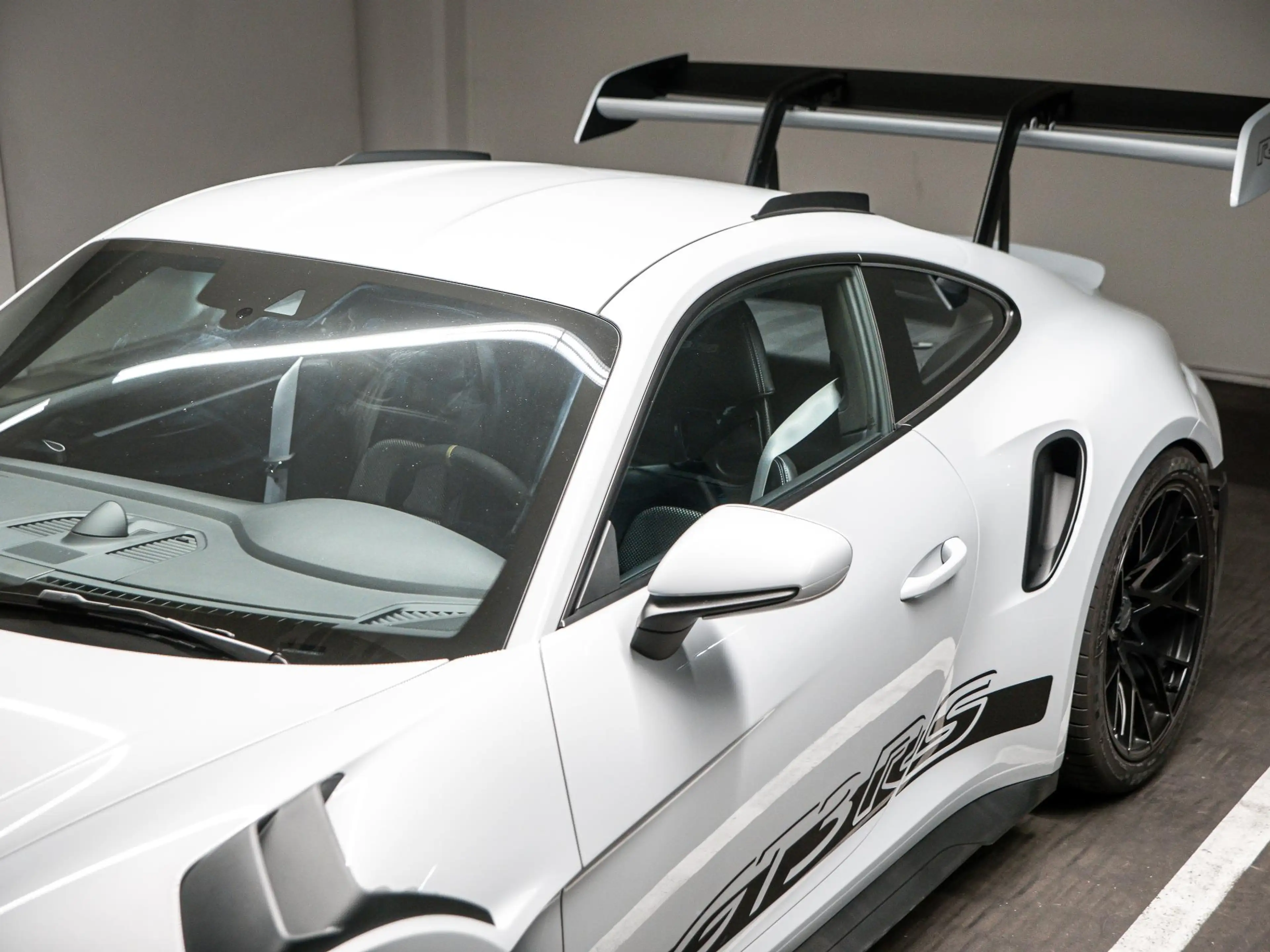 Porsche 992 4.0 GT3 RS — photo 12