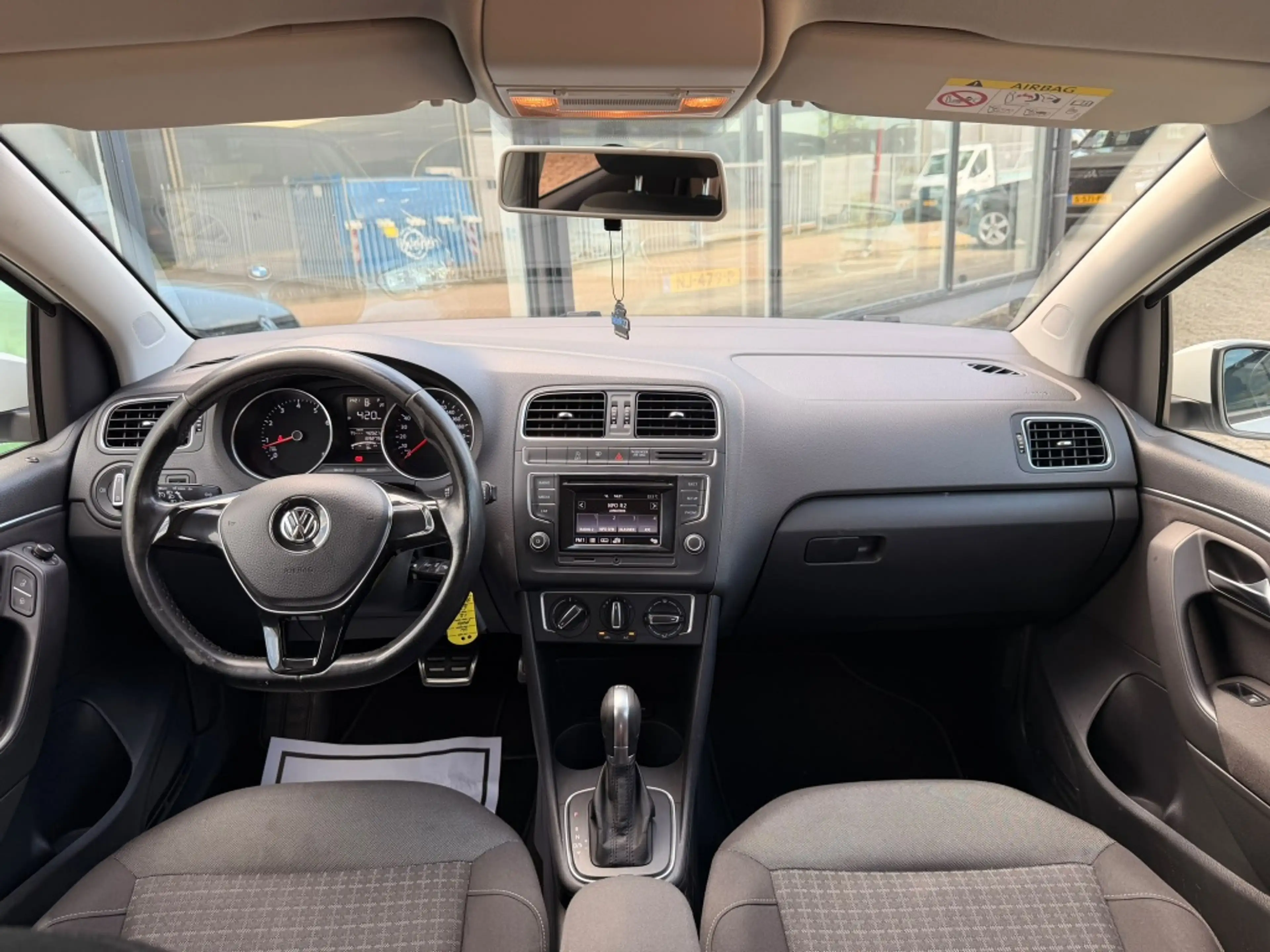 Volkswagen Polo 1.2 TSI Comfortline l Automaat l Airco l LM Velgen — photo 16