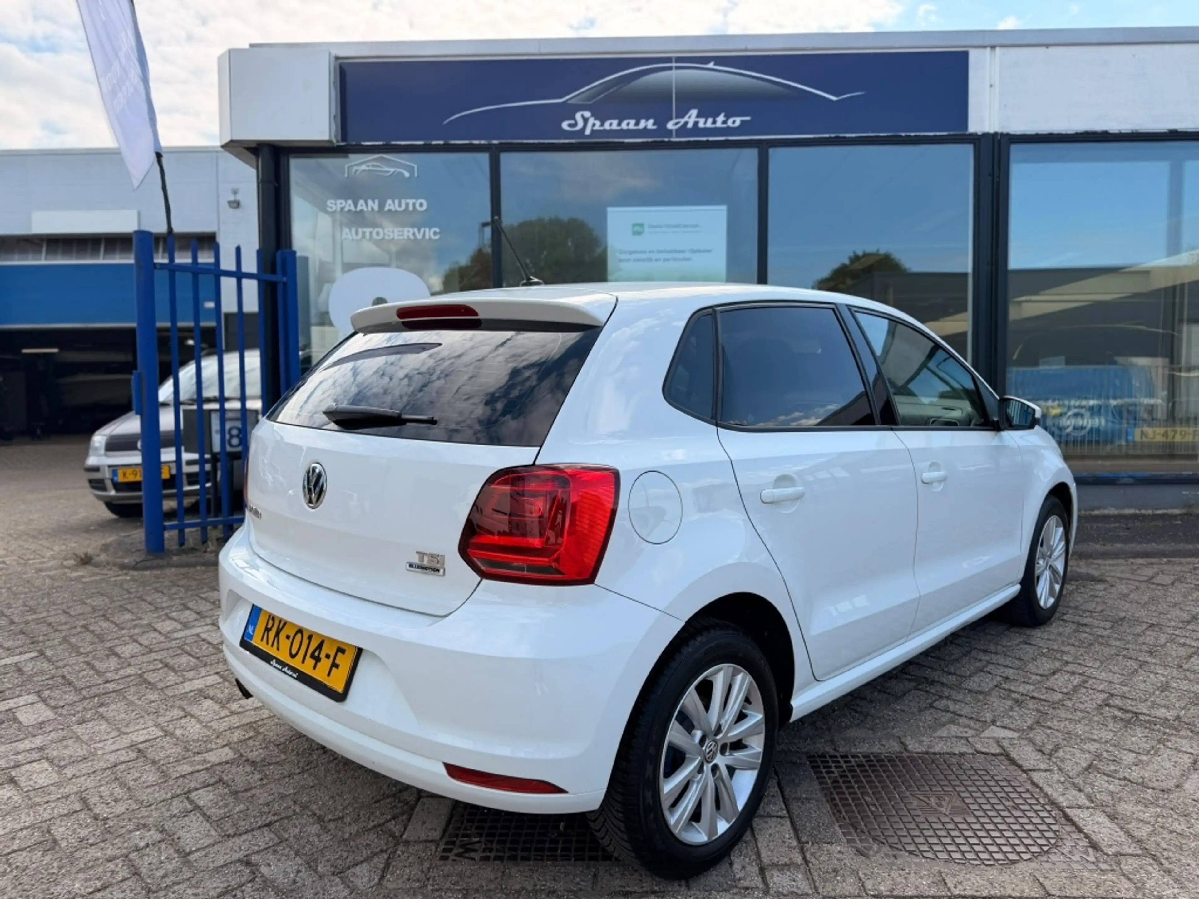 Volkswagen Polo 1.2 TSI Comfortline l Automaat l Airco l LM Velgen — photo 23