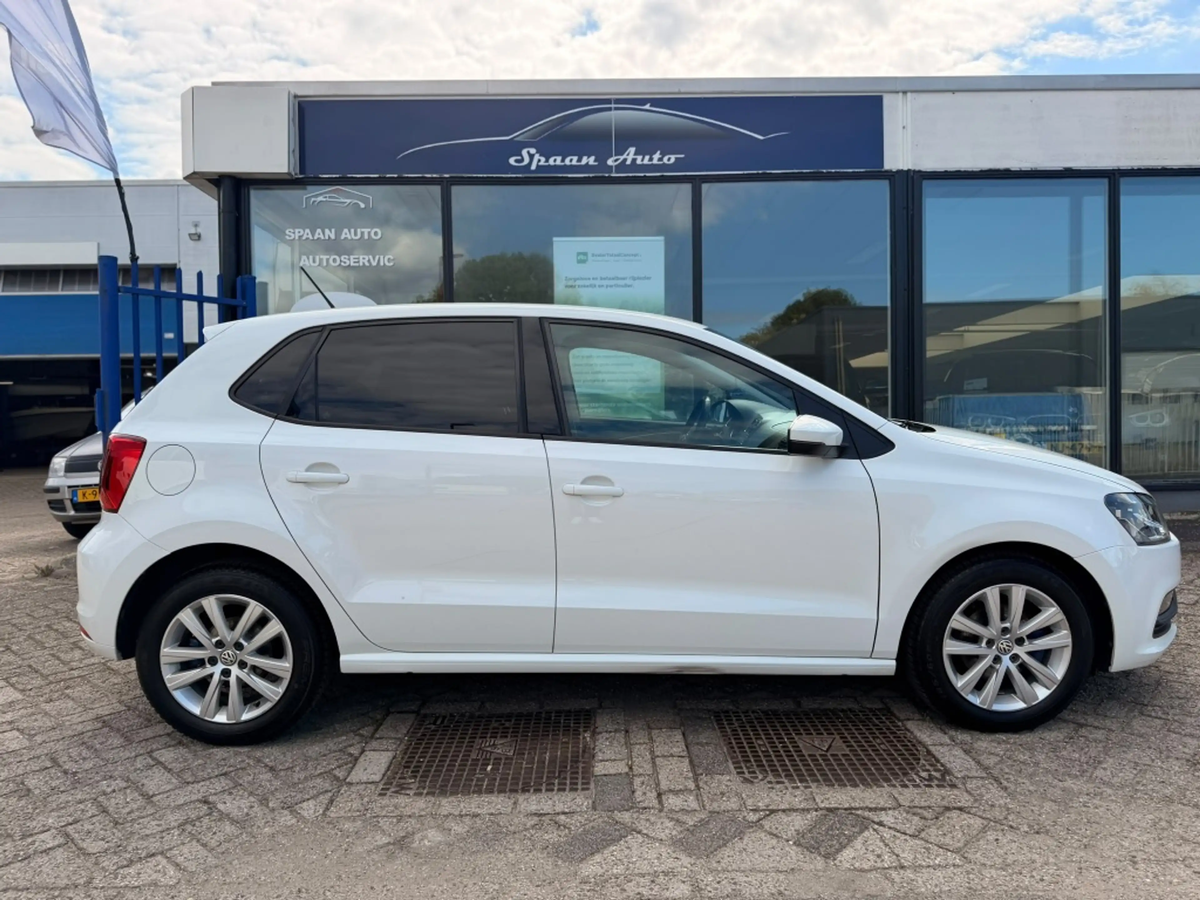 Volkswagen Polo 1.2 TSI Comfortline l Automaat l Airco l LM Velgen — photo 10
