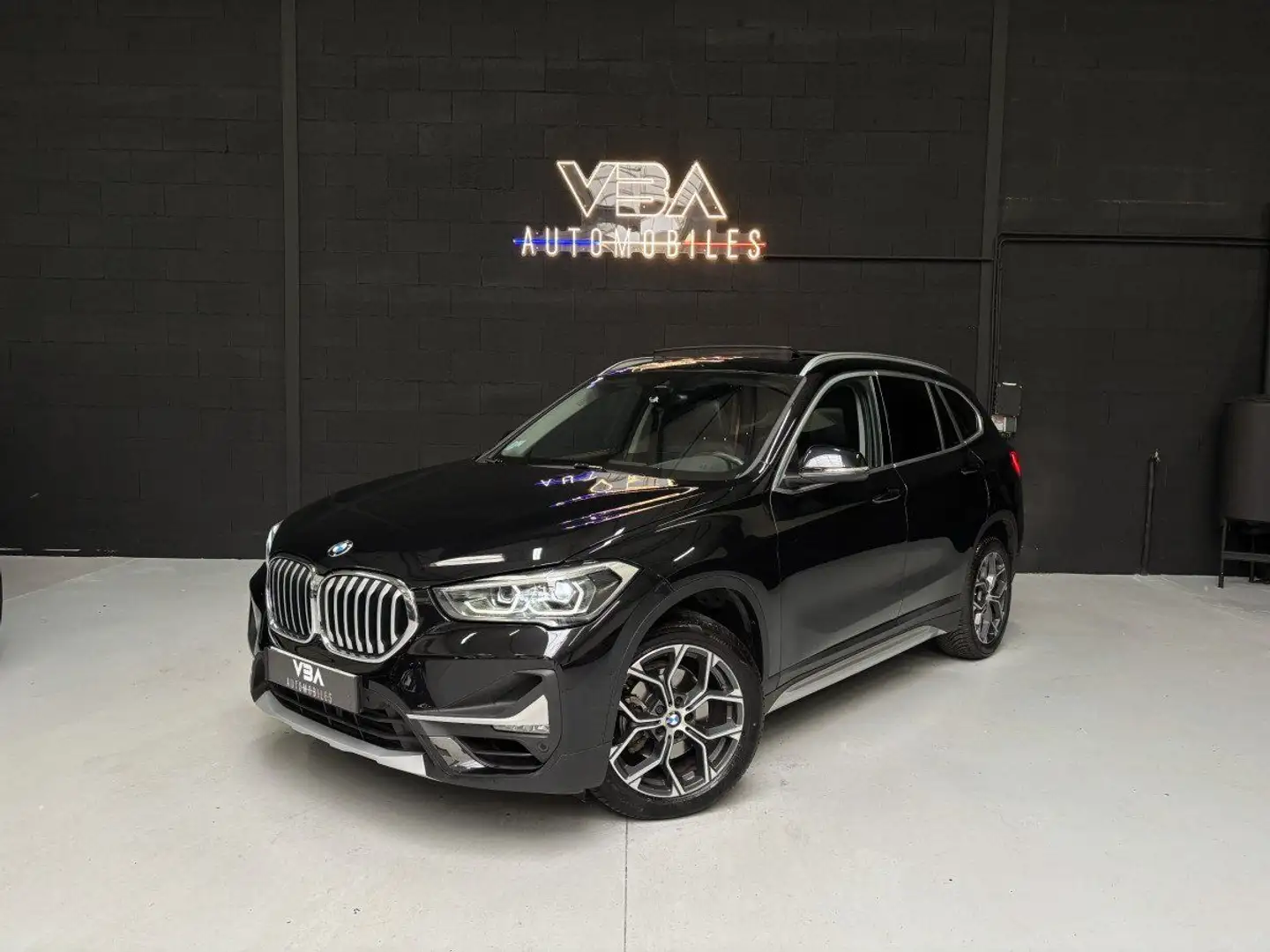 BMW X1 (2) sDrive18i xLine DKG7 Toit Ouvrant Zwart - 1