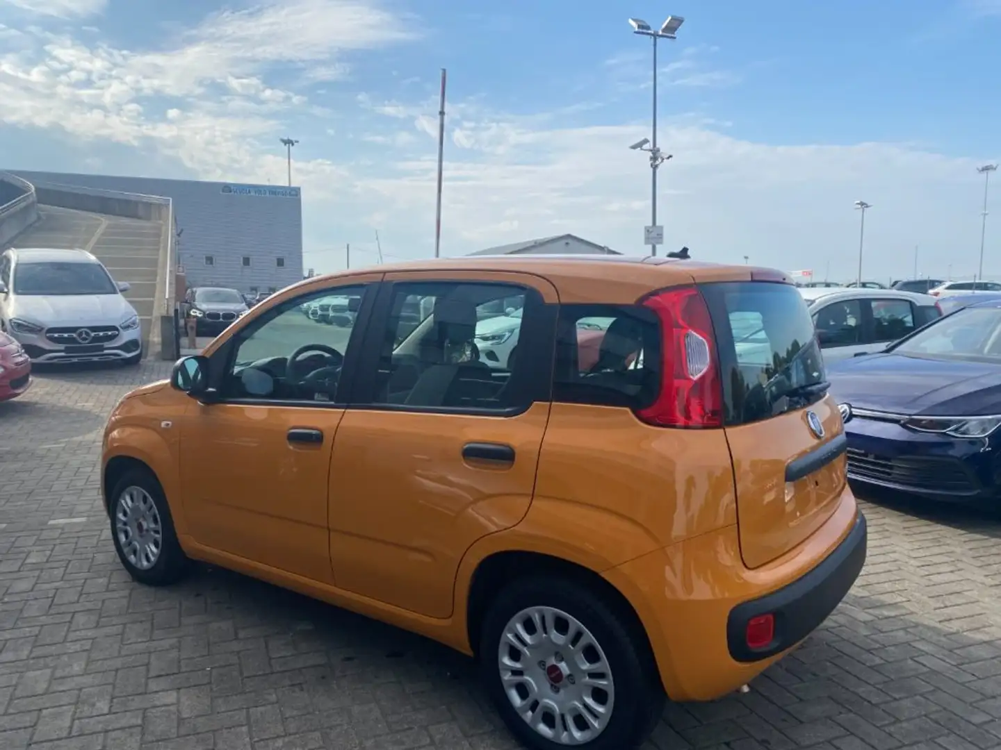 Fiat Panda 1.0 FireFly S&S Hybrid Arancione - 2