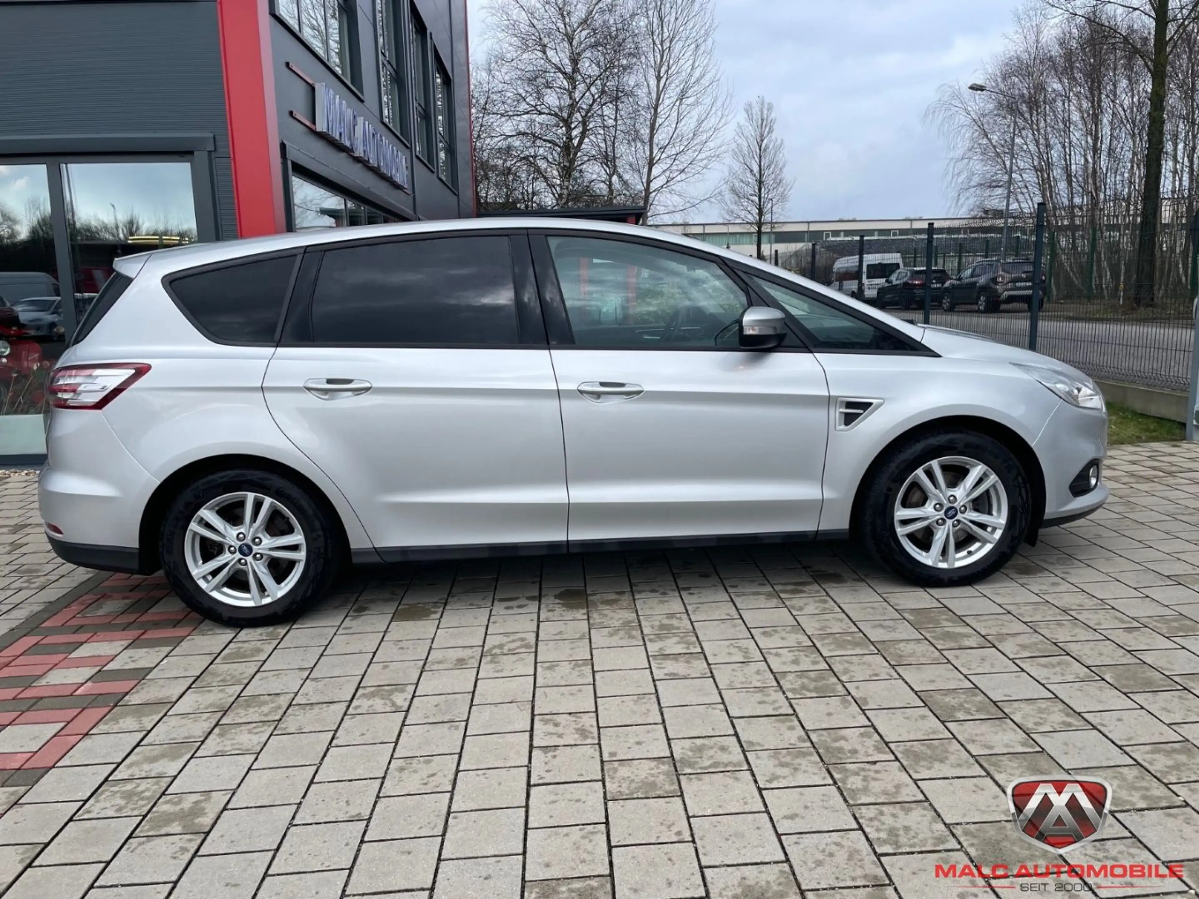 Ford S-Max Business 2.0 TDCi Navi/8 fach reif. — photo 4