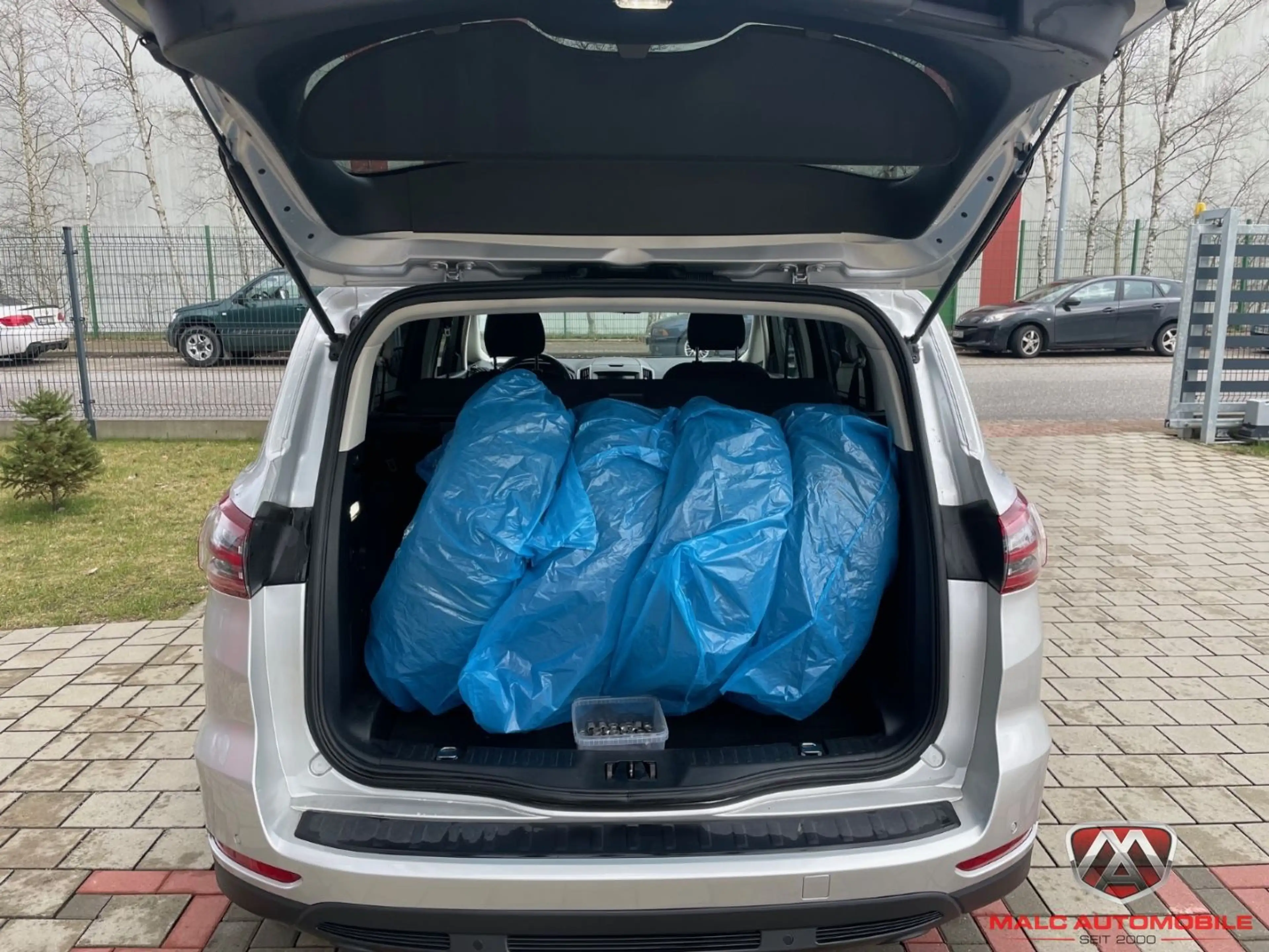 Ford S-Max Business 2.0 TDCi Navi/8 fach reif. — photo 11