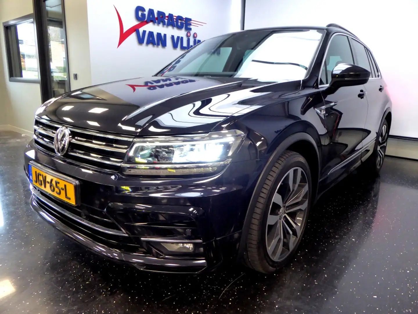 Volkswagen Tiguan 1.5TSI 150PK R-Line 20'' VELGEN FULL LED CARPLAY Noir - 1
