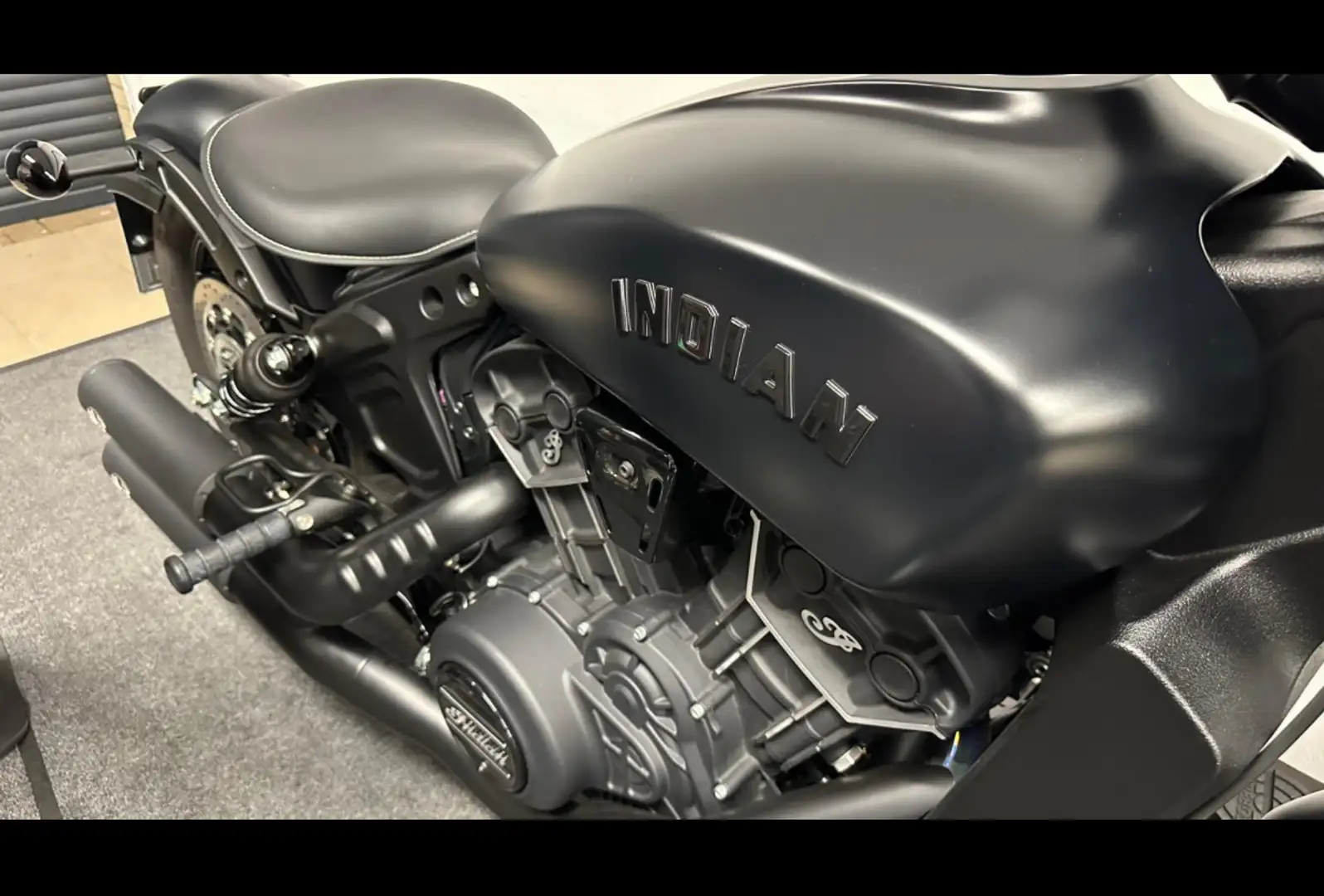 Indian Scout Rogue Чорний - 2