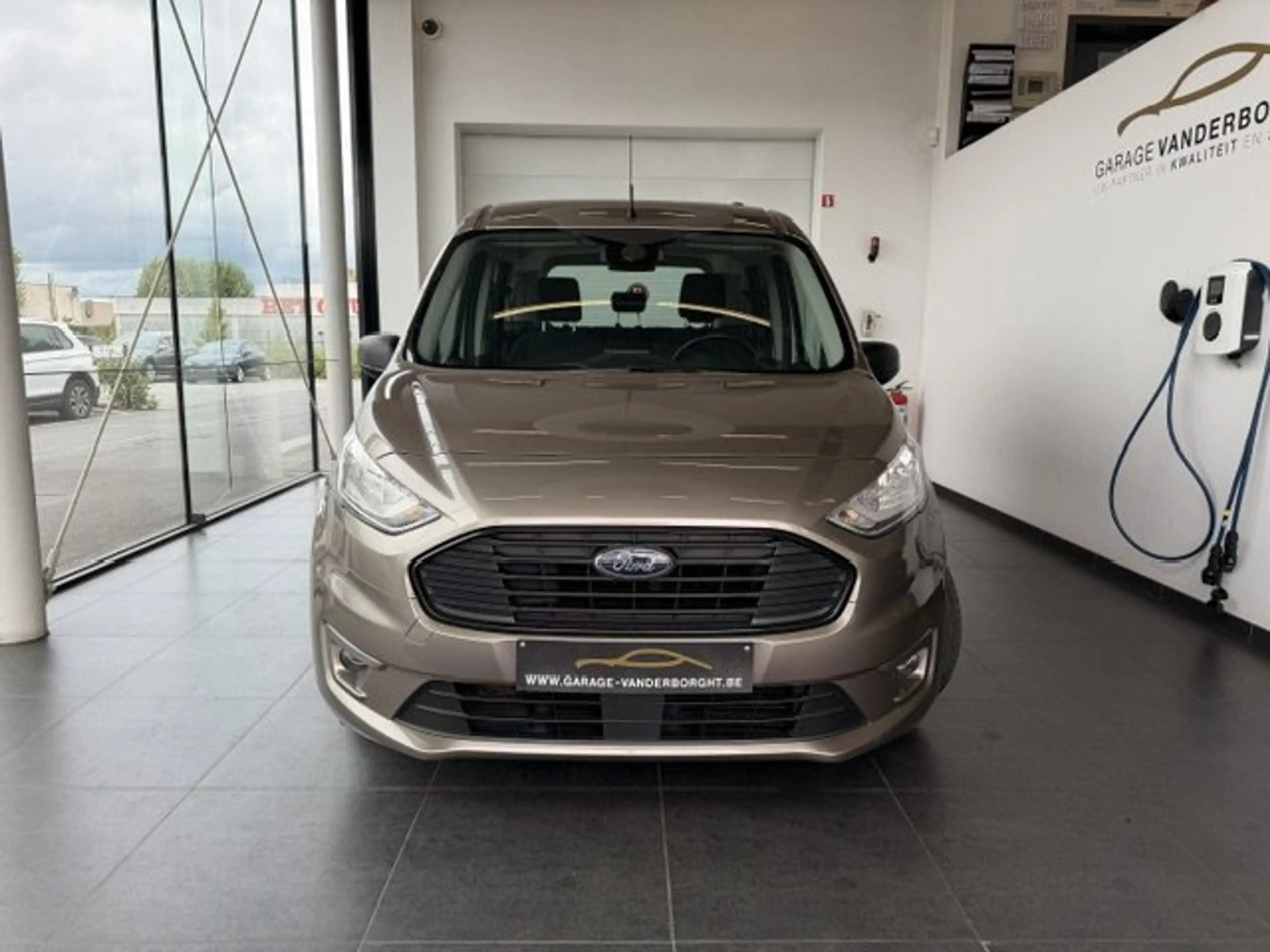 Ford Tourneo Connect TITANIUM BENZINE NAVIGATIE — photo 2