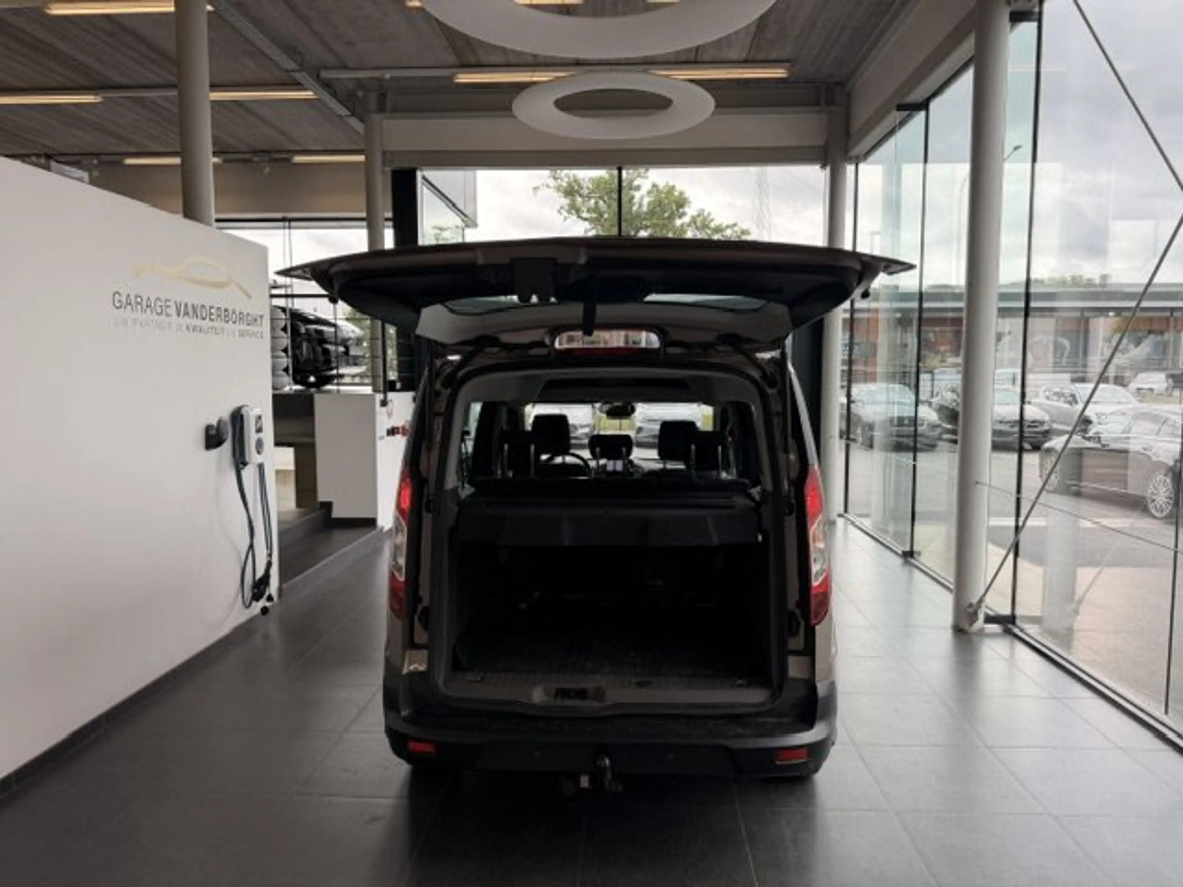 Ford Tourneo Connect TITANIUM BENZINE NAVIGATIE — photo 7