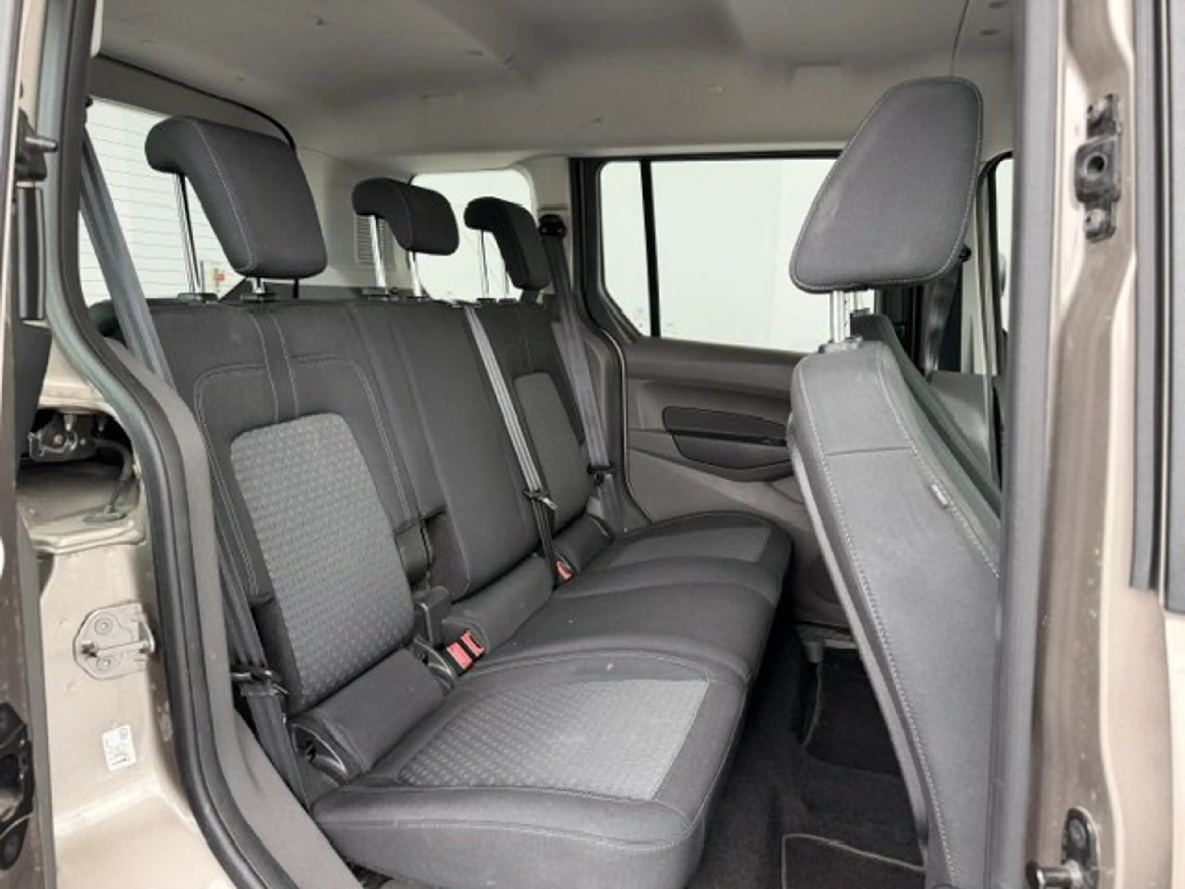 Ford Tourneo Connect TITANIUM BENZINE NAVIGATIE — photo 9