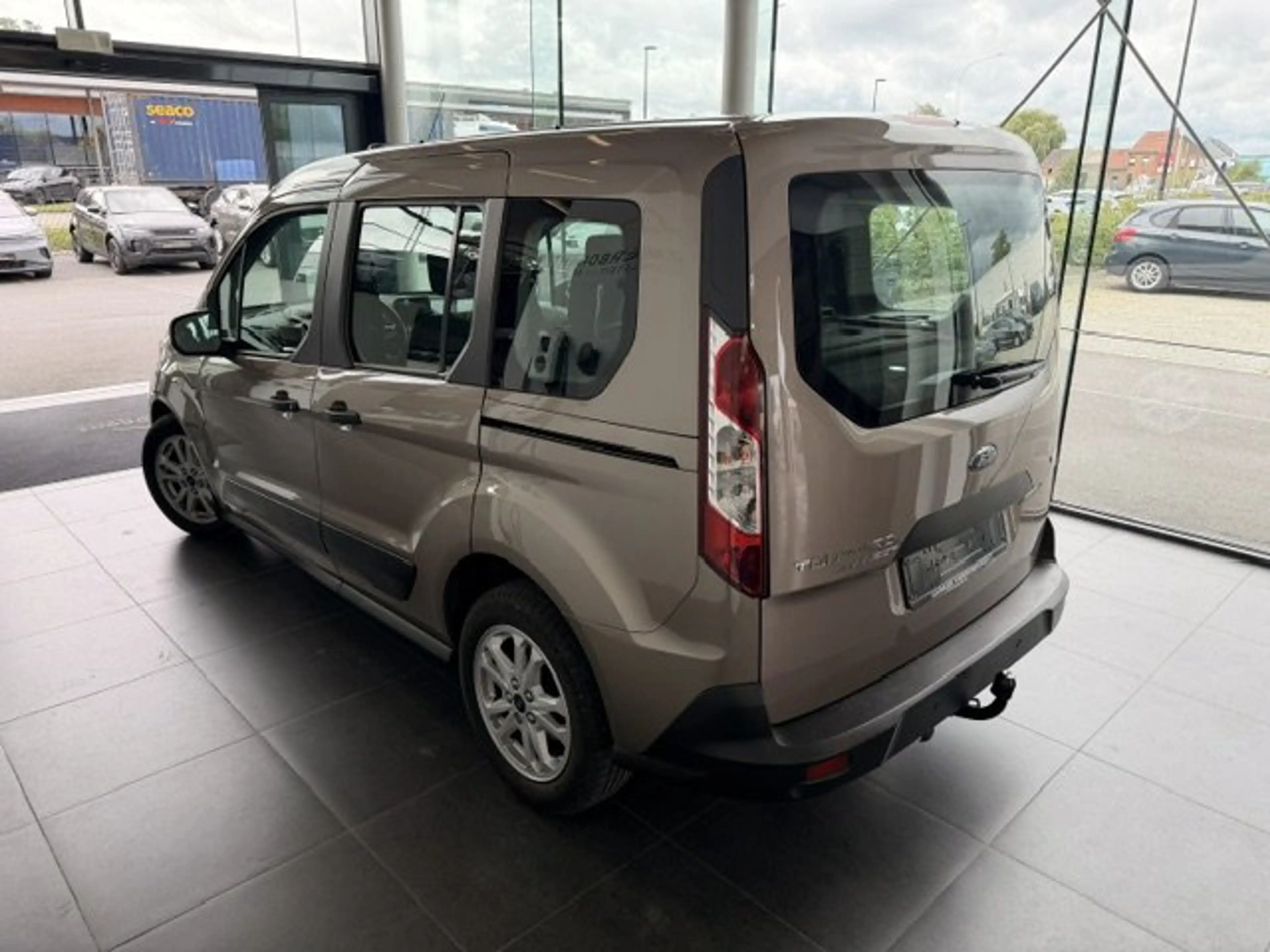 Ford Tourneo Connect TITANIUM BENZINE NAVIGATIE — photo 4