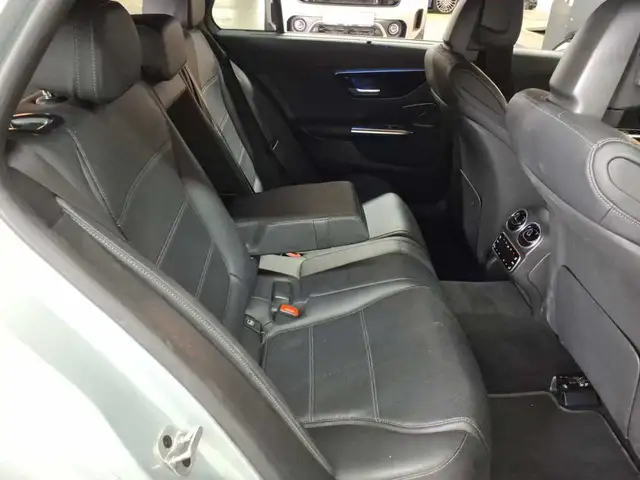 Mercedes-Benz C-Class view 14