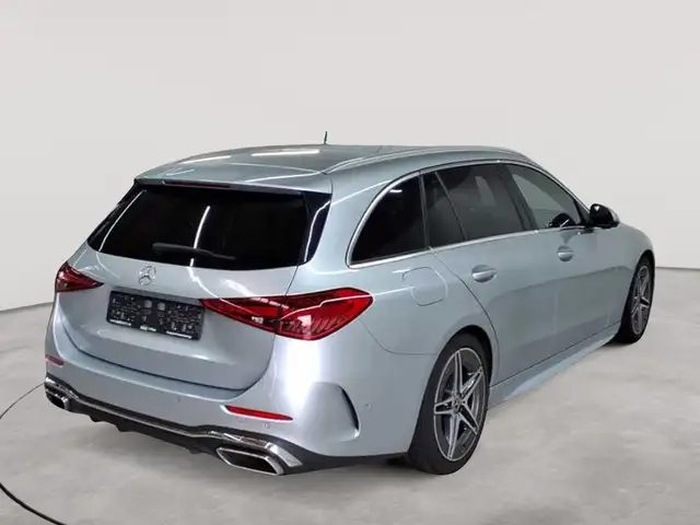 Mercedes-Benz C-Class view 4