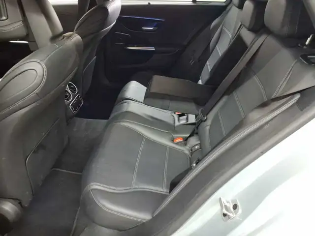 Mercedes-Benz C-Class view 13