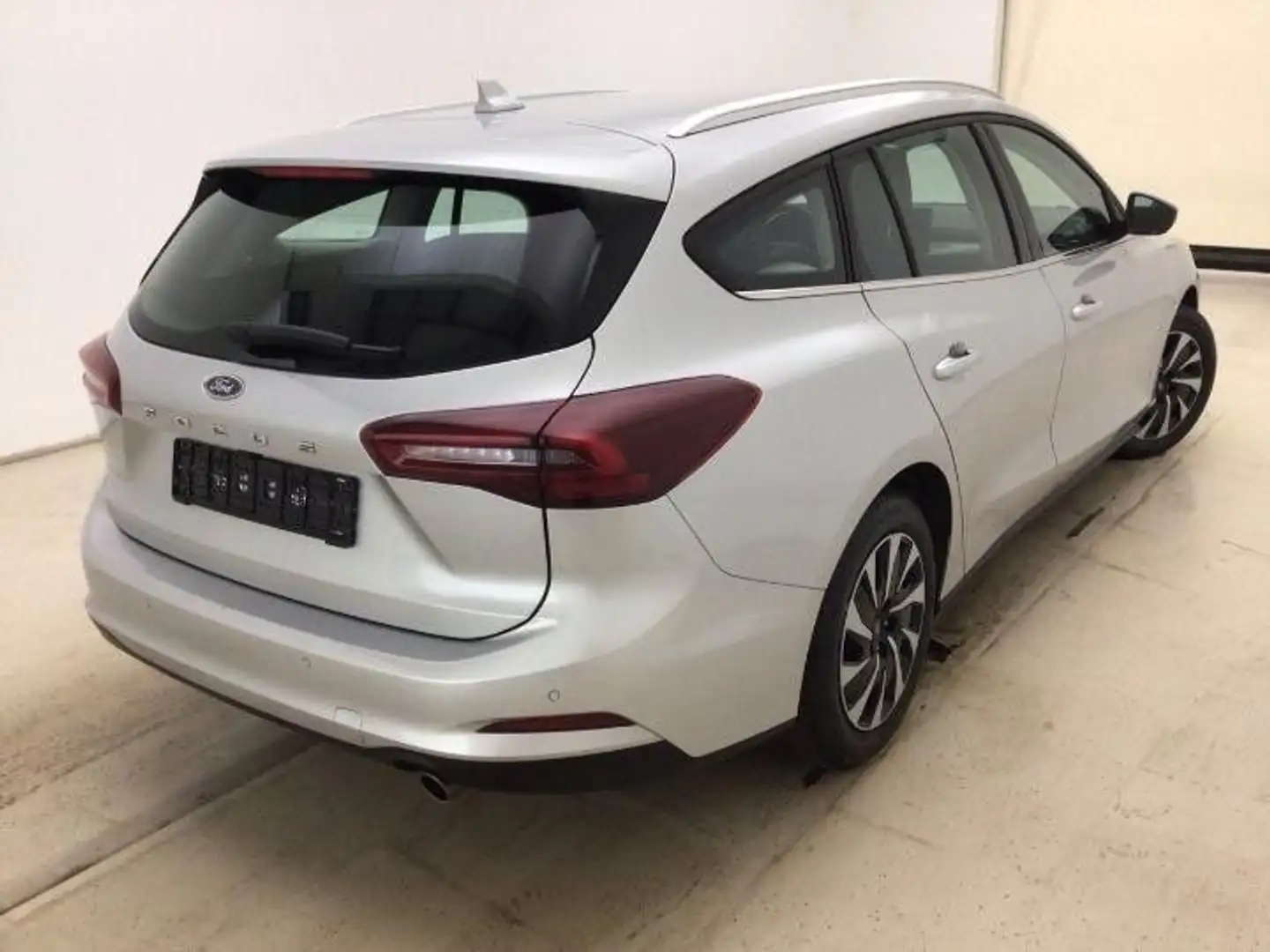 Ford Focus Turnier 1.0 EcoBoost MHEV Titanium Auto. Silber - 2