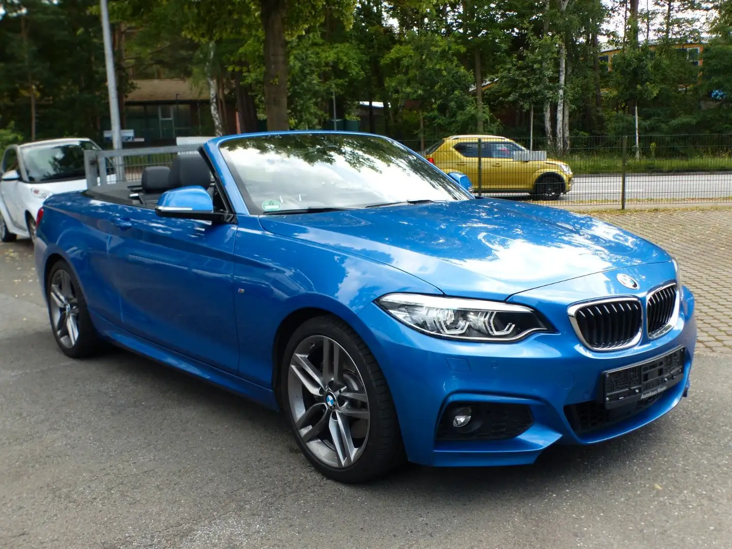 BMW 230 i Cabrio M Sport Leder Kam LED H&K Memory AHK Blau - 2