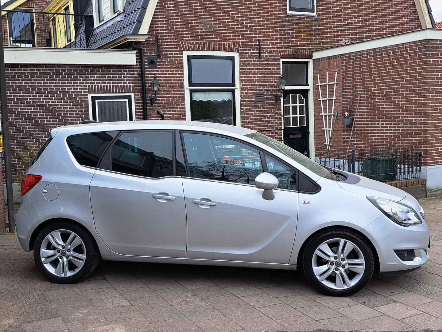 Opel Meriva 1.4 Turbo Grijs - 2
