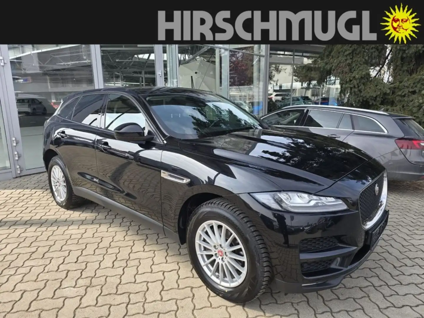 Jaguar F-Pace 20d RWD Pure Schwarz - 1