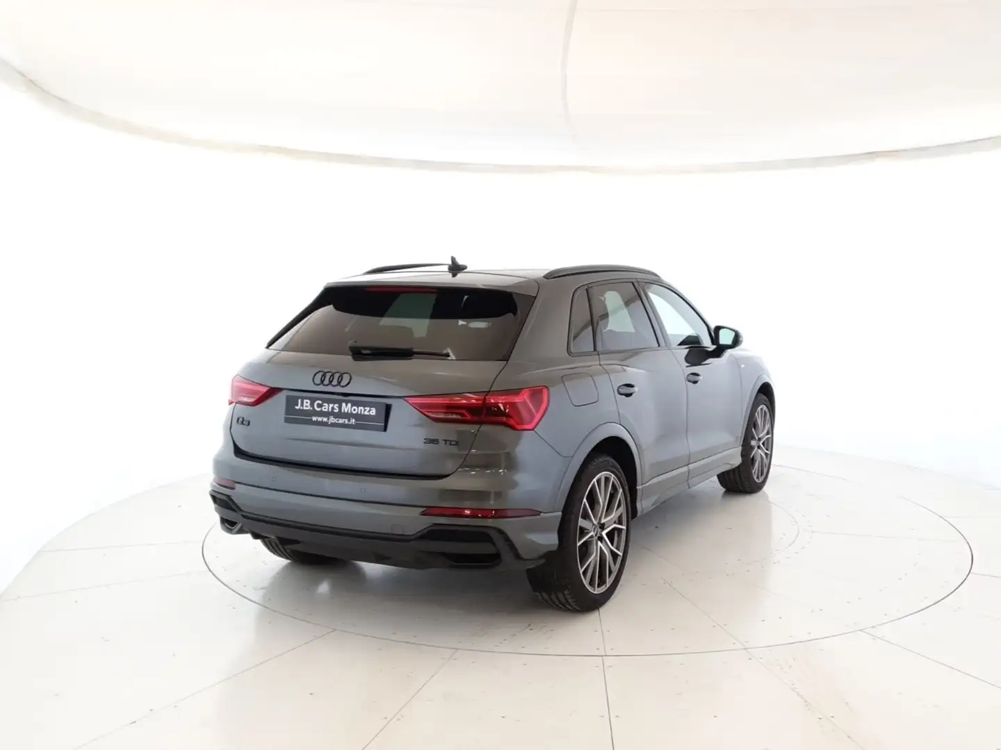 Audi Q3 Q3 35 TDI S tronic Identity Black - S-LINE - IVA Gris - 2