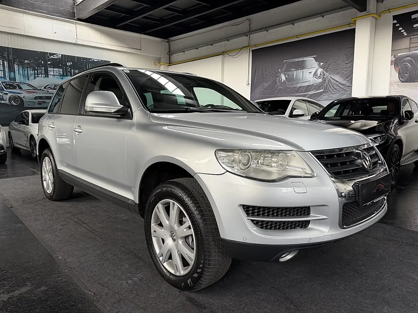 Volkswagen Touareg V6 FSI Tiptronic * 2 BESITZ * VOLLSTÄNDIGE SERV... Silber - 2