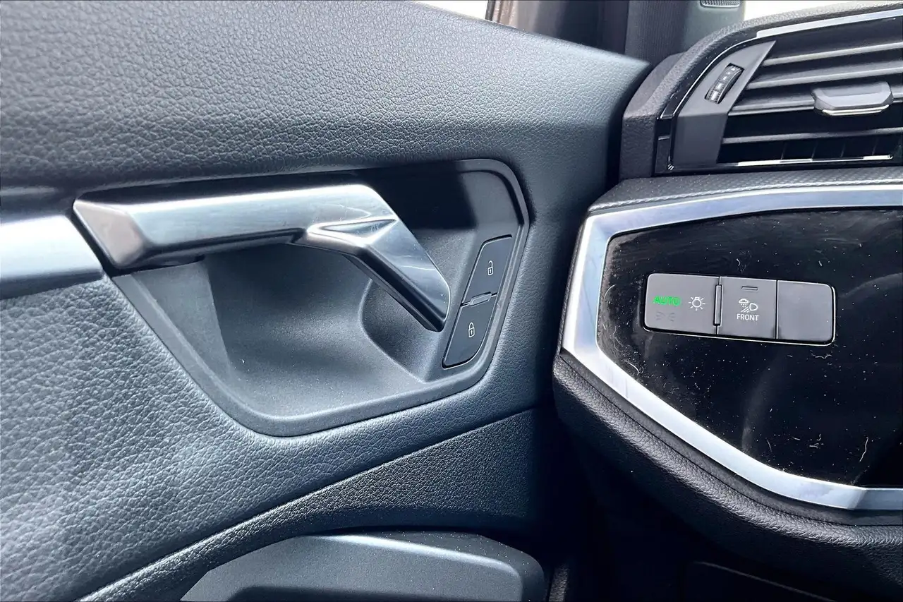 Audi Q3 снимка Audi Q3