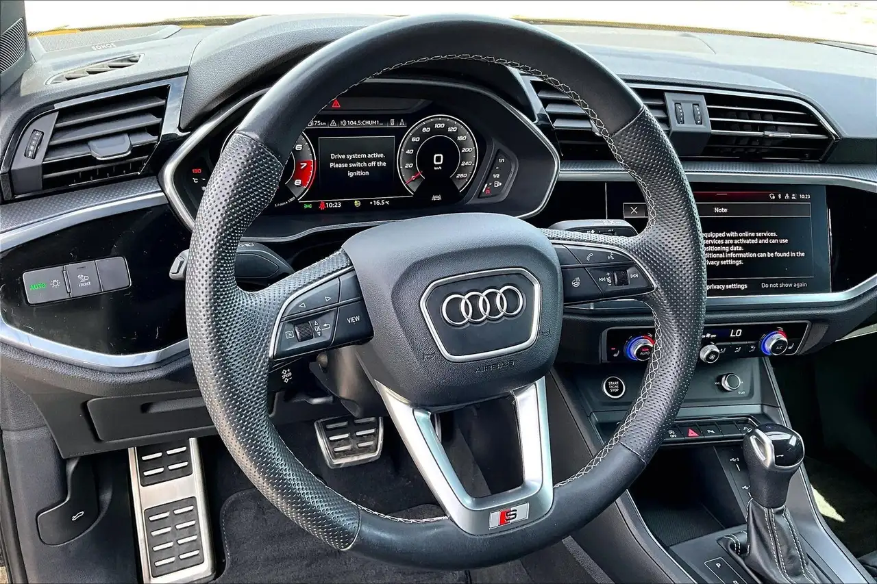 Audi Q3 снимка Audi Q3
